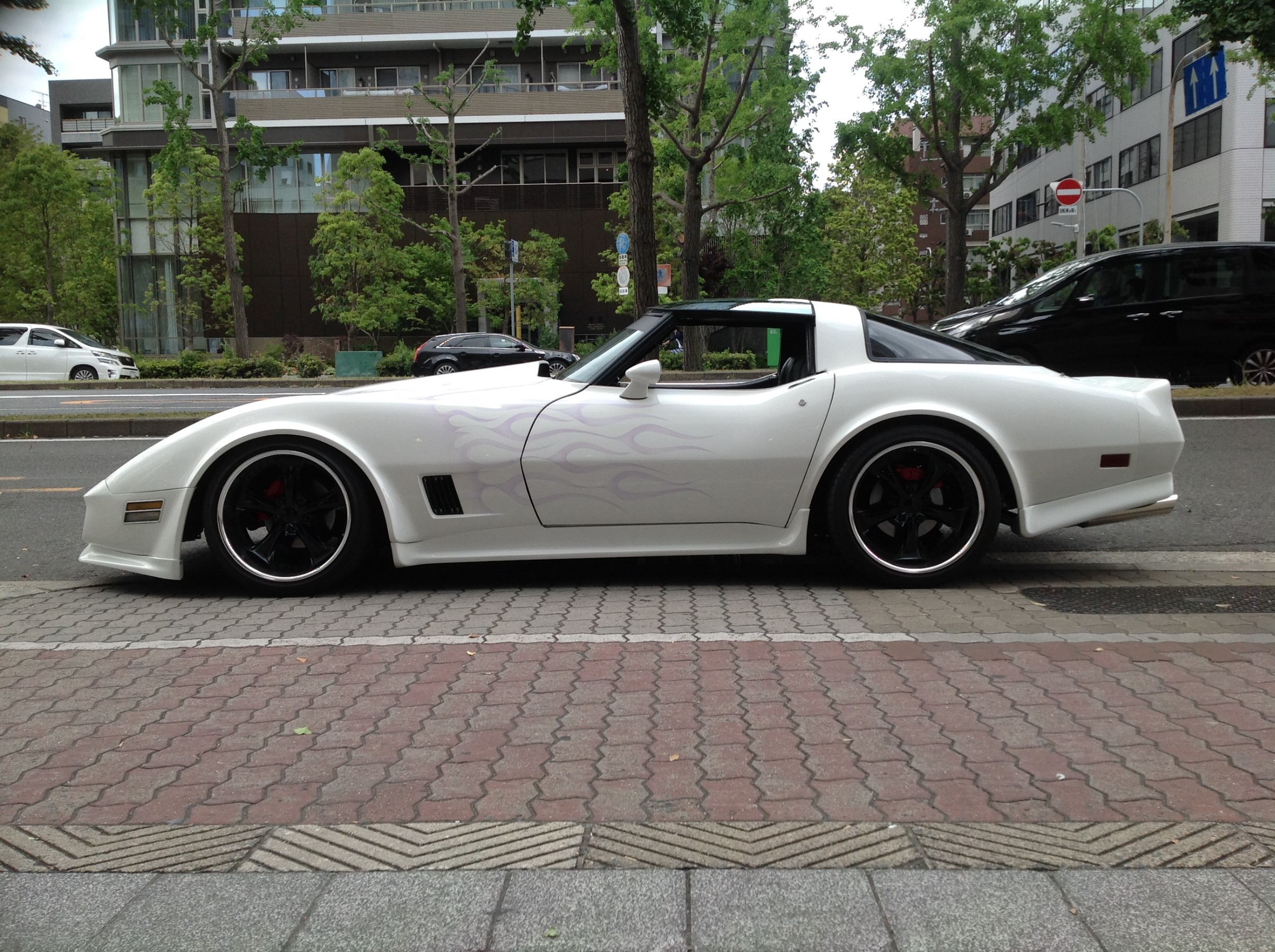 コルベットc3 シボレー シボレーコルベット スタッフ 日記 コクピット 21大阪 車のカスタマイズにかかわるスタッフより