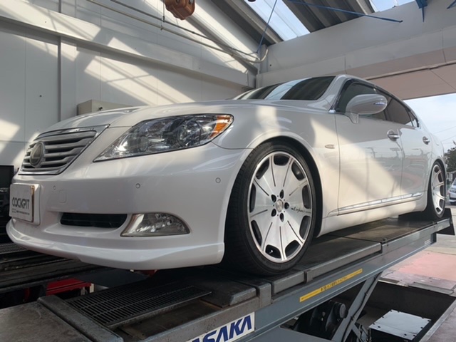 Lexus Ls460 Usf40 エアサス車高調整 レクサス Ls スタッフ 日記 コクピット 荒井 車 のカスタマイズにかかわるスタッフより