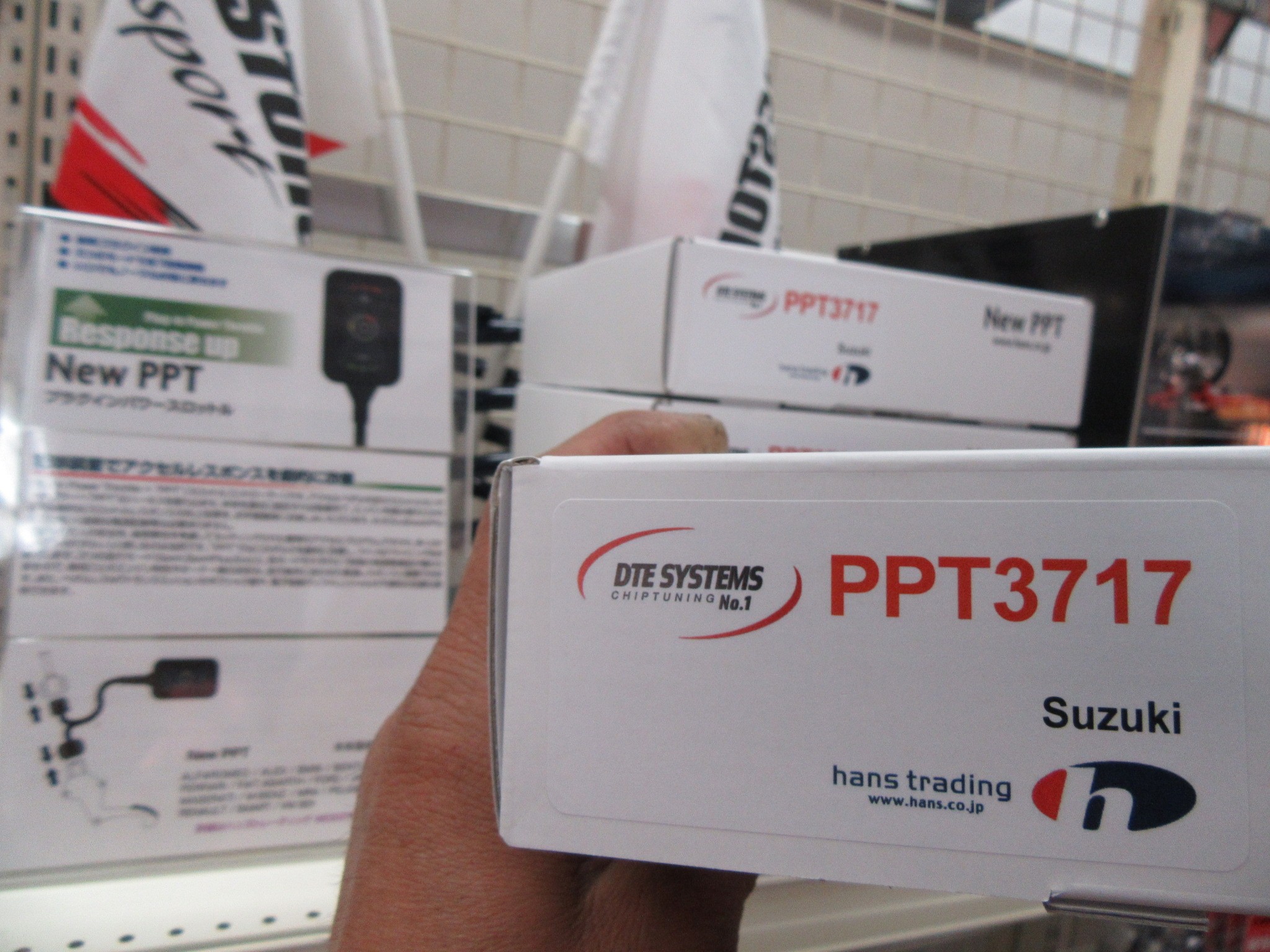 ジムニーシエラ JB74 New PPT スロットルコントローラー IOPEDAL 簡単