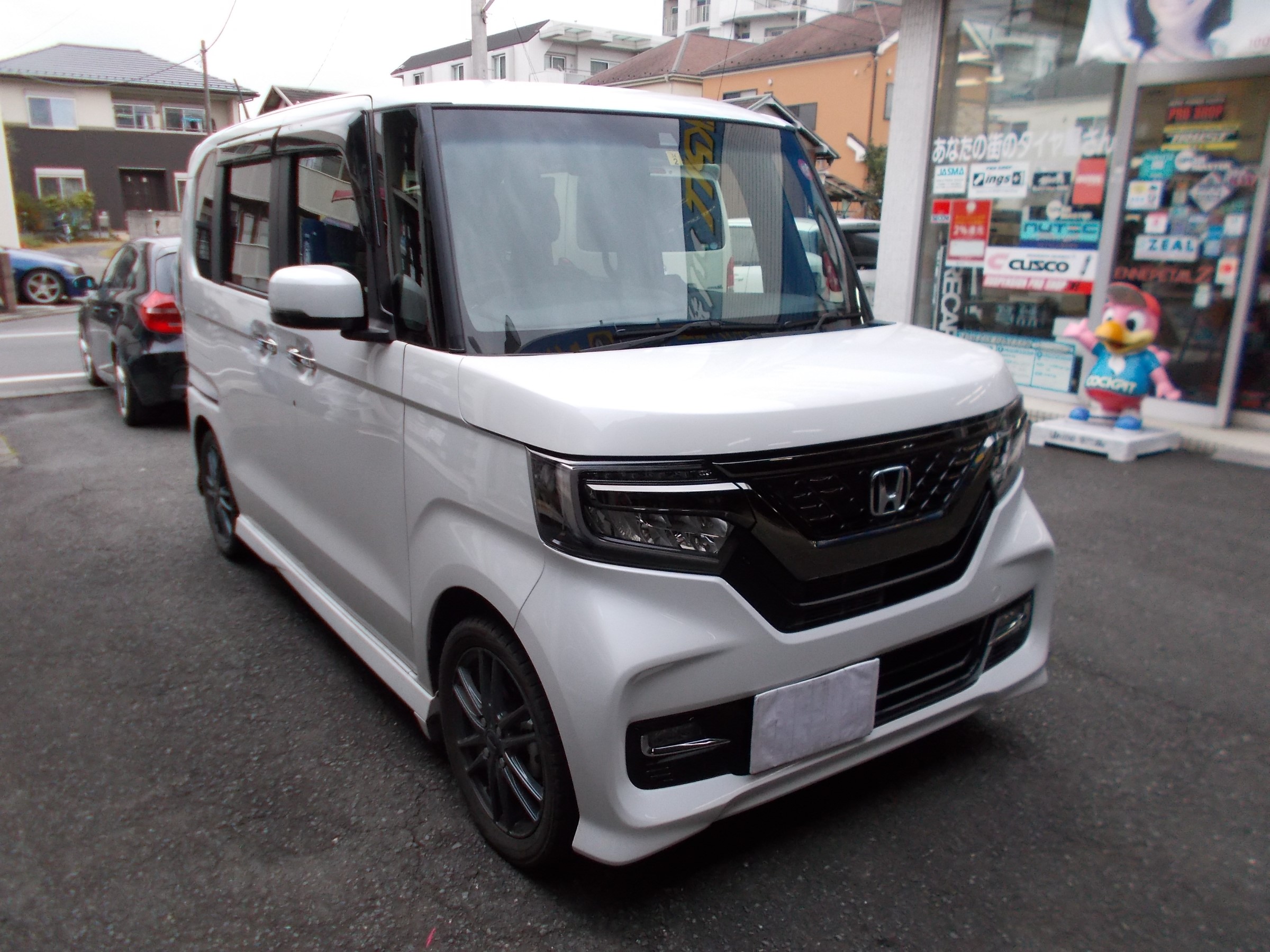 N Boxカスタム ブリヂストンタイヤのスタッドレスタイヤ アイスパートナー２ 装着 ホンダ N Boxカスタム タイヤ タイヤ タイヤ交換 作業日誌 コクピット 川越 お店の得意技紹介