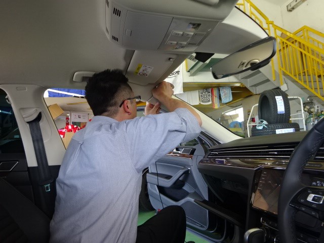 パサートに前後ドラレコ フォルクスワーゲン パサート Av カーナビ ドライブレコーダー Etc Av カーナビ ドライブレコーダー Etc ドライブレコーダー取付 スタッフ日記 コクピット さつま岸和田