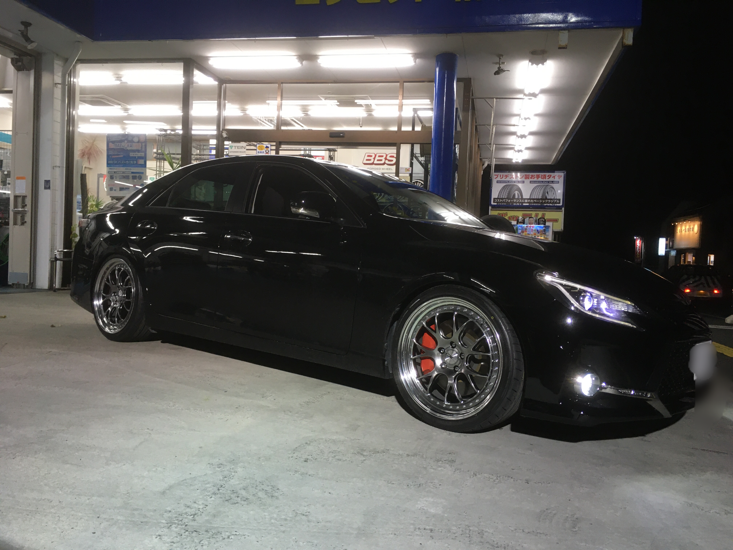 マークxのg Sに車高調 トヨタ マークx G S カスタマイズ日記 コクピット 相模原 車のカスタマイズにかかわるスタッフより