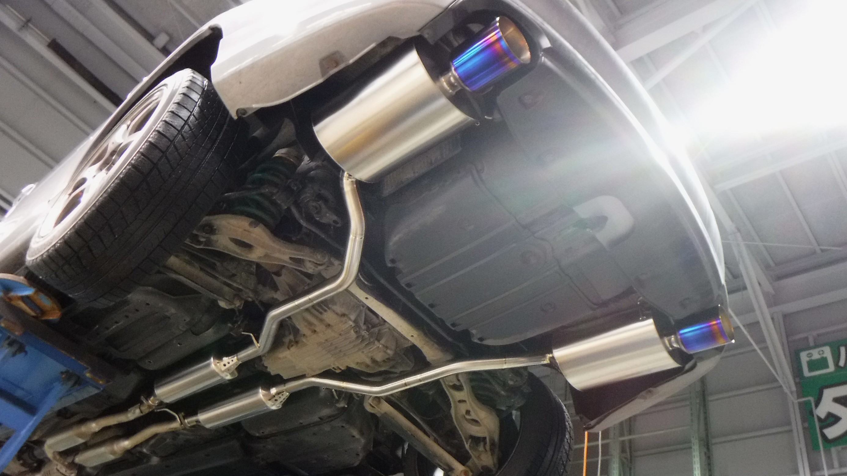 Amuse アミューズ R1 Titan R1 チタン マフラー取付 ホンダ Kb1 レジェンド ホンダ レジェンド 吸 排気系 吸 排気系 吸排気系関連パーツ取付 フィールの日記 スタイルコクピット フィール 車のカスタマイズにかかわるスタッフより