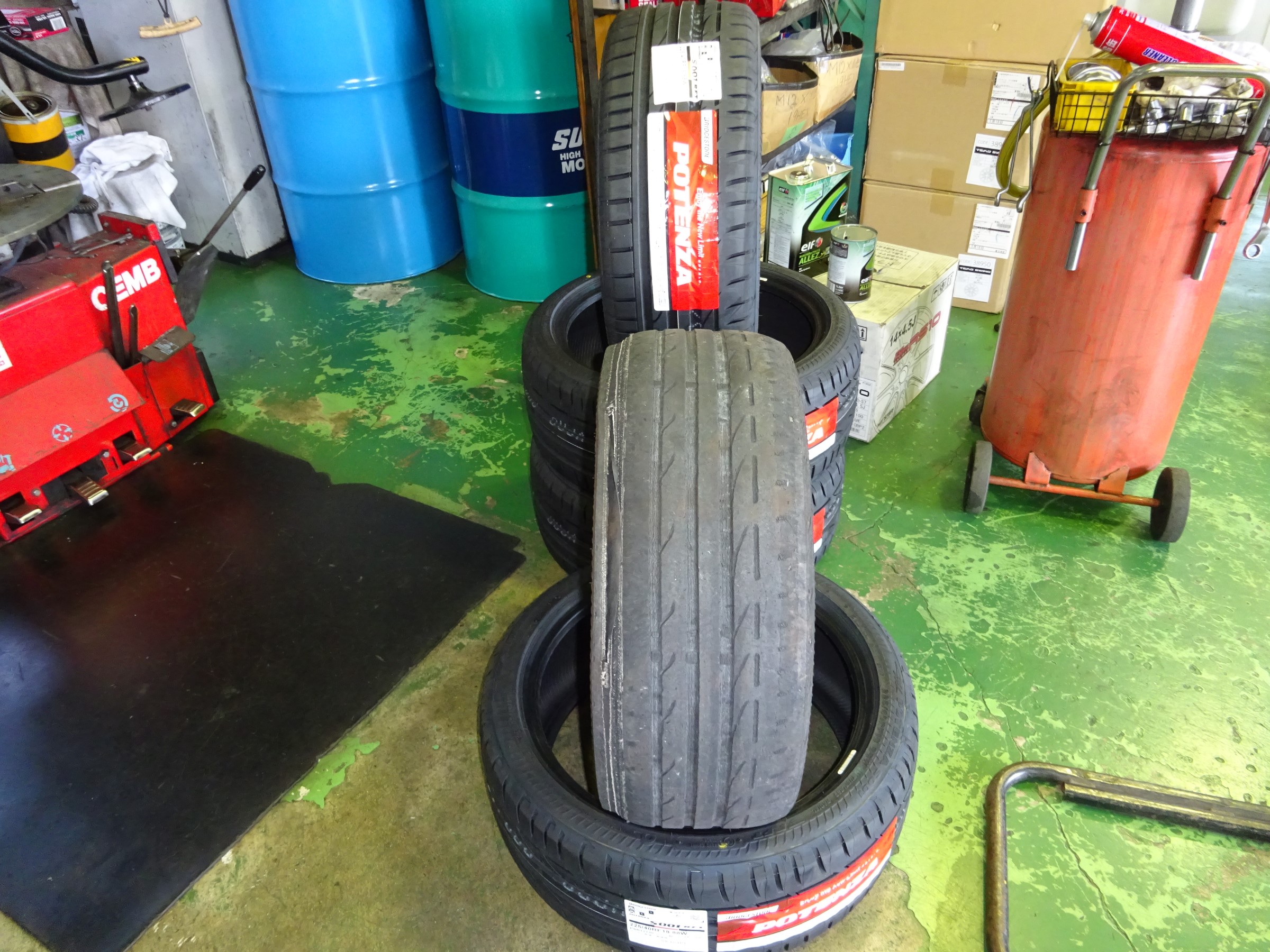 ランフラットタイヤも穴空きます | メルセデス・ベンツ Aクラス タイヤ