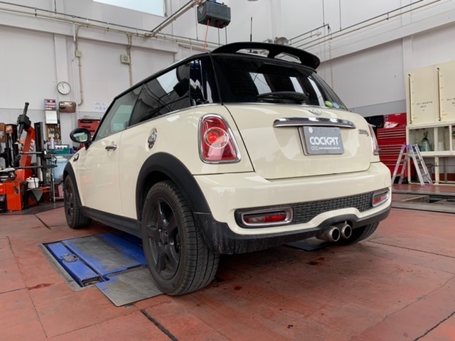 ◇BMW MINI COOPER S [R56] テールランプ交換◇ | ミニ クーパー