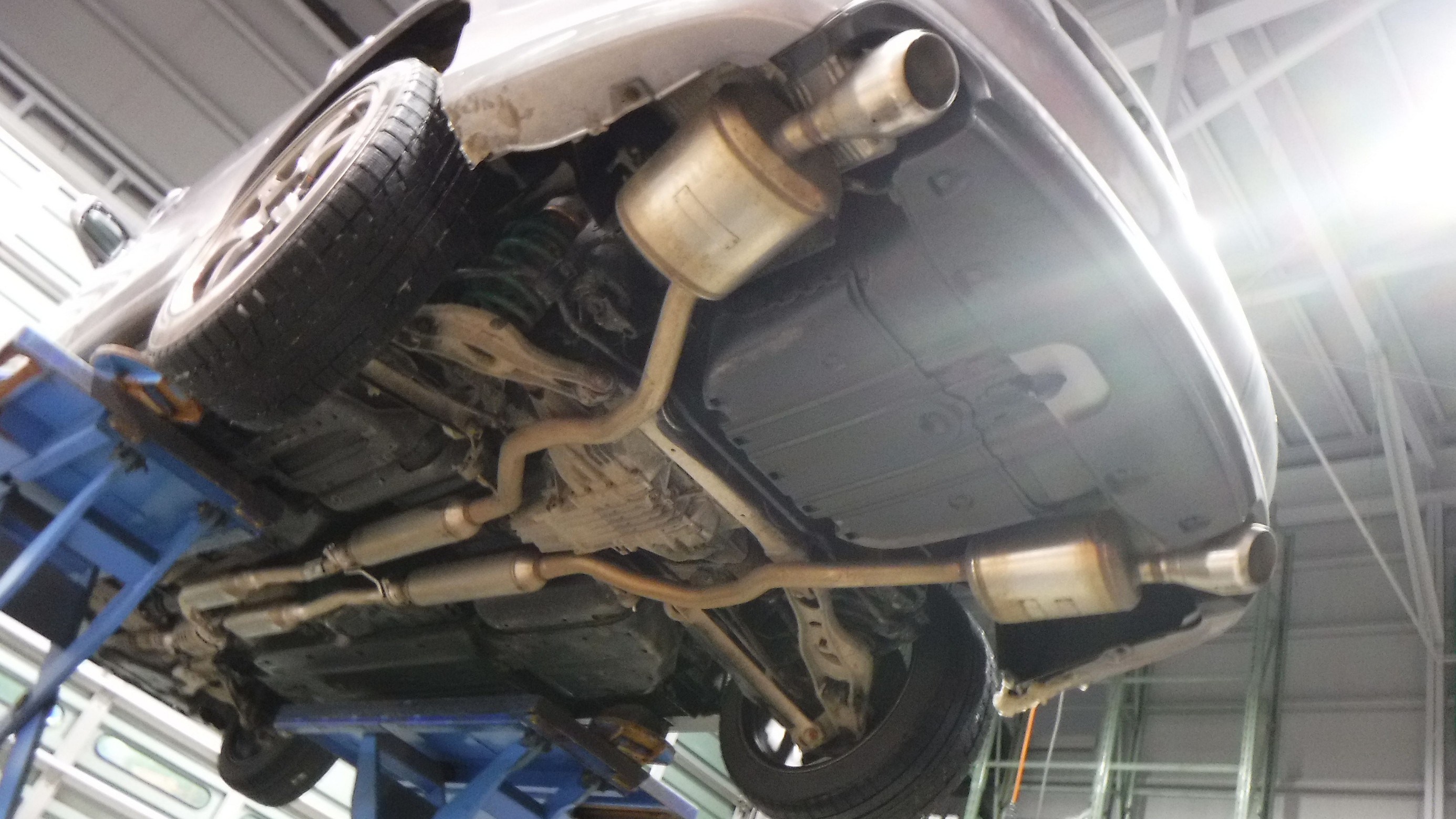 Amuse アミューズ R1 Titan R1 チタン マフラー取付 ホンダ Kb1 レジェンド ホンダ レジェンド 吸 排気系 吸 排気系 吸排気系関連パーツ取付 Feel Book スタイルコクピット フィール 車のカスタマイズにかかわるスタッフより