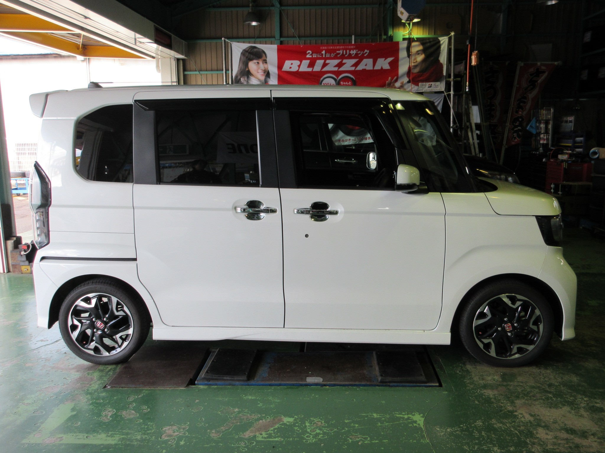 車内改札鋏　ほぼ新品 N-BOXカスタムに車高調取り付け | ホンダ N-BOXカスタム 足
