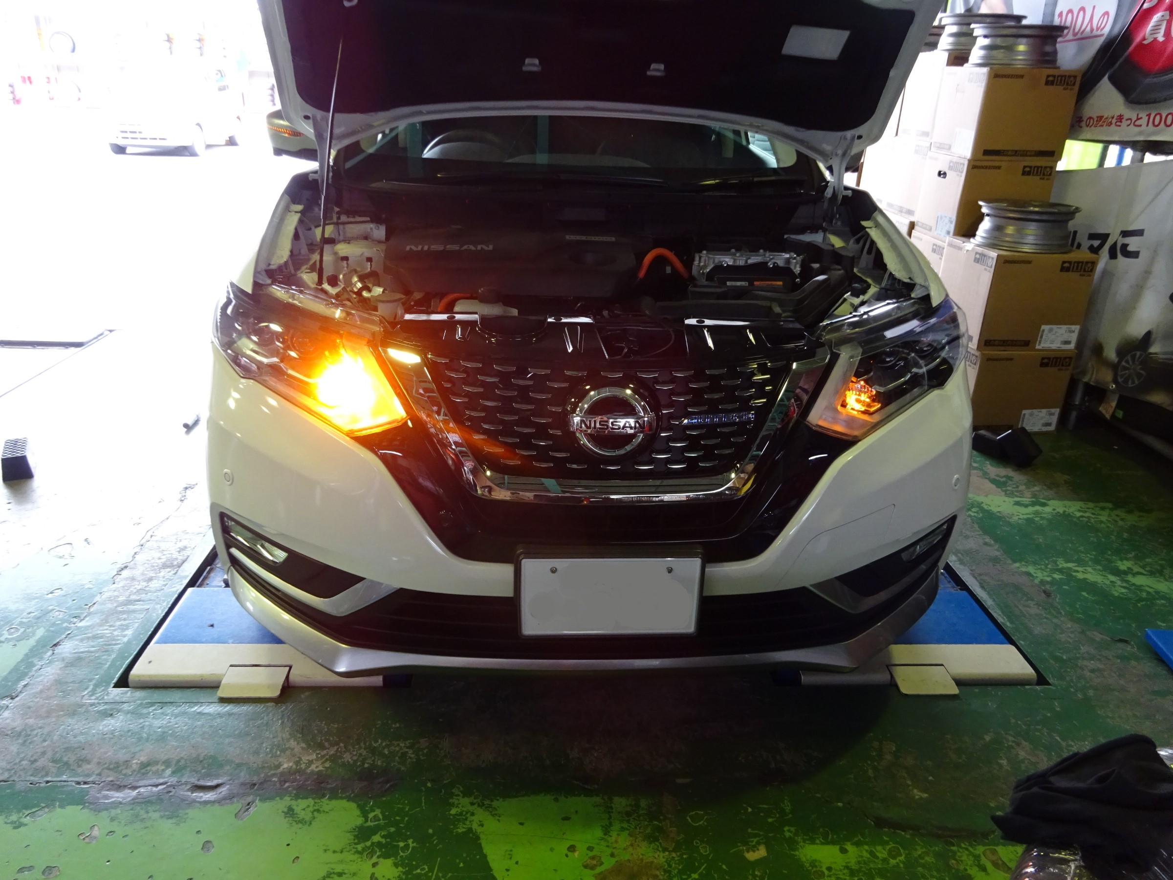 明るいウィンカーはより安全ですね 日産 エクストレイル Hid Led その他電装系 Hid Led その他電装系 電装系関連パーツ取付 Staff日記 コクピット さつま貝塚 車のカスタマイズにかかわるスタッフより