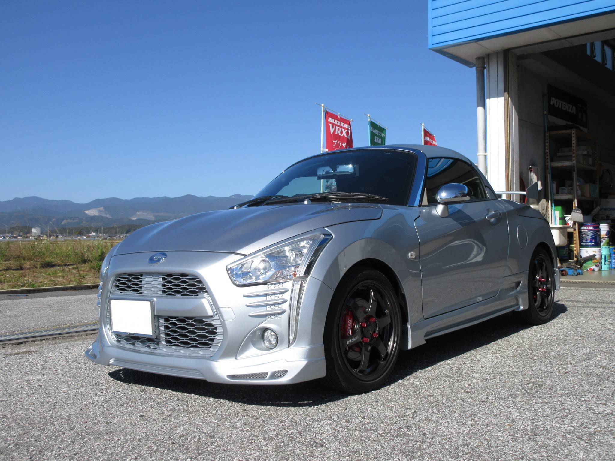 クルマが軽くなったよ La400k コペンにハイスパークイグニッションコイル プレミアムの取り付け ダイハツ コペン 店長アサコのブログ コクピット 55 車のカスタマイズにかかわるスタッフより