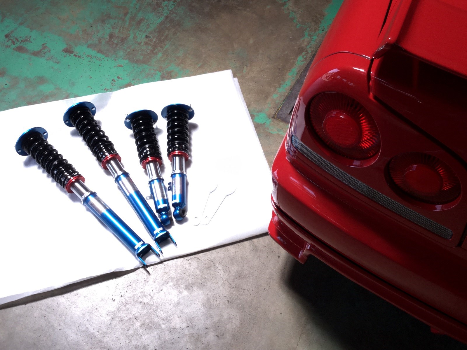 Er34スカイラインにクスコ車高調 スタッフ日記 コクピット ロフト柏﨑店 車のカスタマイズにかかわるスタッフより