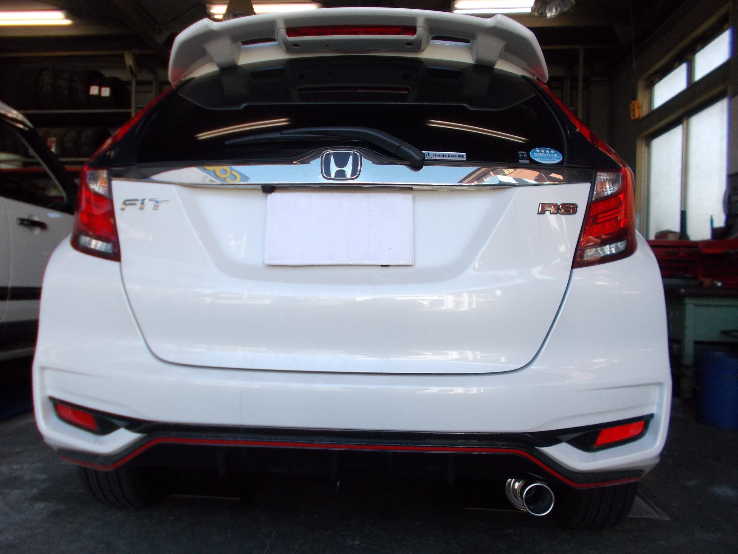 フィットRS HKS製スポーツマフラー「サイレントハイパワー（車検対応