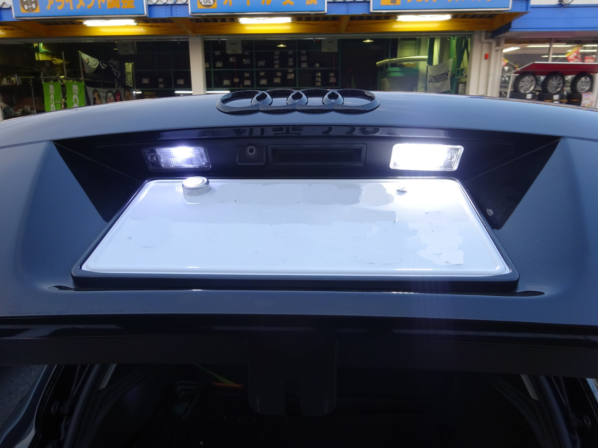 ナンバー灯のled化 どれにします アウディ A3 Hid Led その他電装系 Hid Led その他電装系 電装系関連パーツ取付 Staff日記 コクピット さつま貝塚 車のカスタマイズにかかわるスタッフより