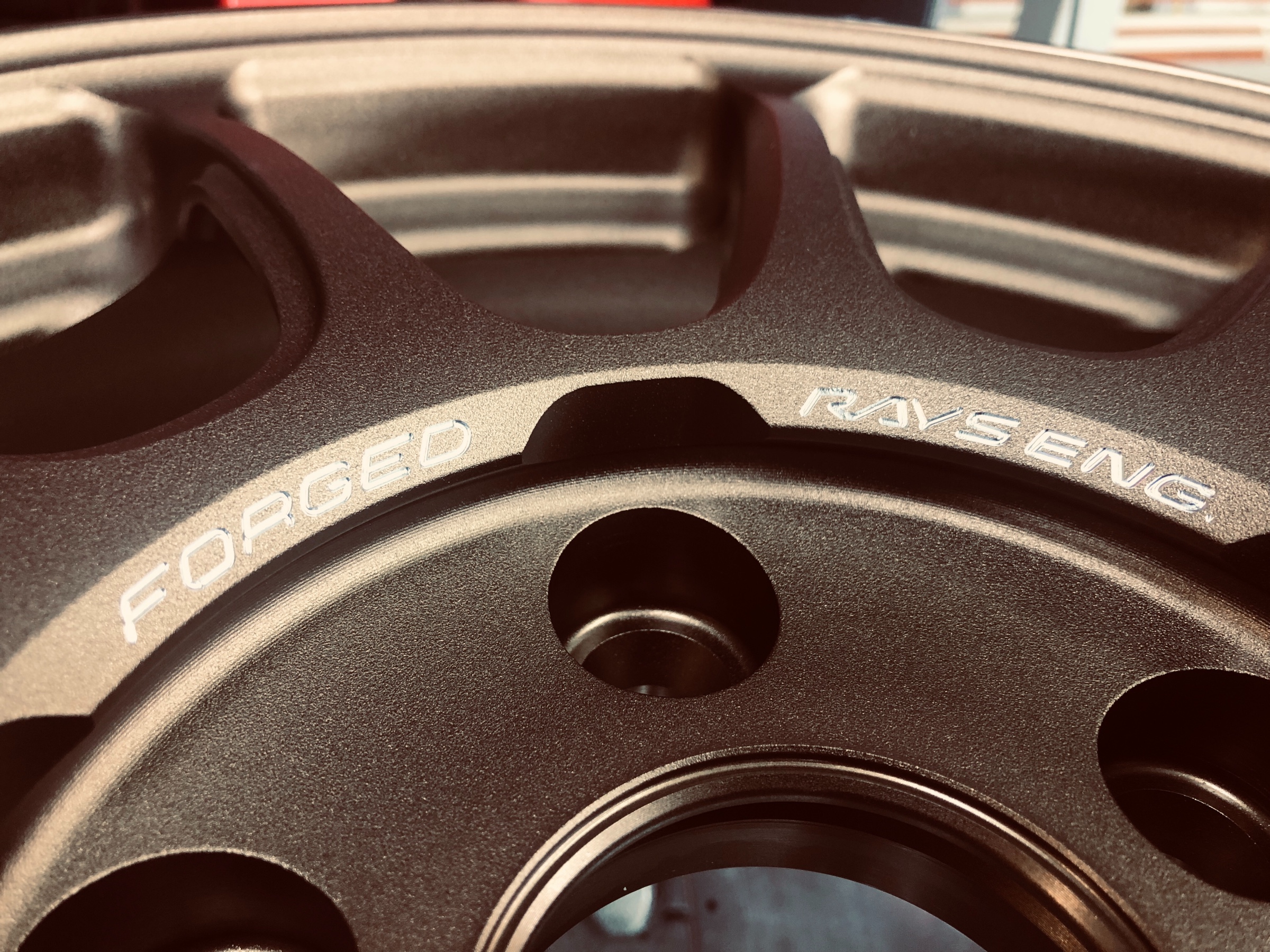 Swift sport ZC33S × RAYS VOLK RACING ZE40 ＆ TMスクエア キャンバーシム 並盛一丁！！ヘイ！お待ち( ´  ▽ ` ) | スズキ スイフト スポーツ ホイール | スタッフ 日記 | コクピット 荒井 | 車のカスタマイズにかかわるスタッフより