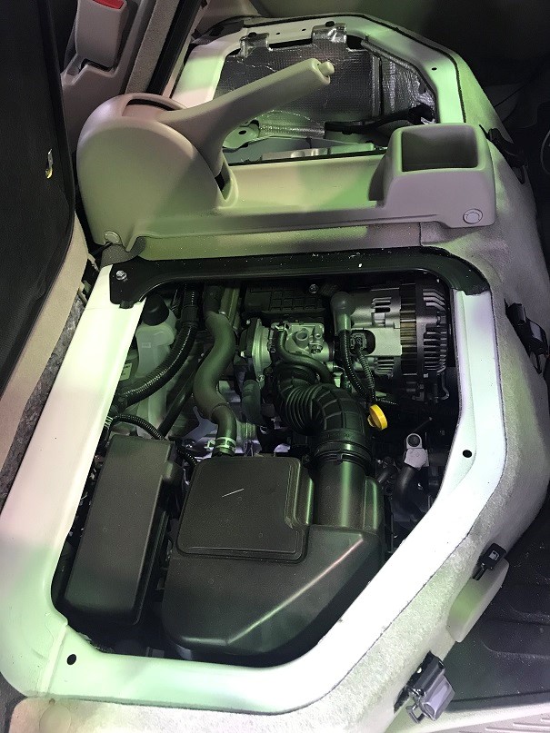 軽自動車 オイル交換 日産 Nv100クリッパーリオ メンテナンス オイル バッテリー他 スタッフ日記 コクピット豊洲 車のカスタマイズにかかわるスタッフより