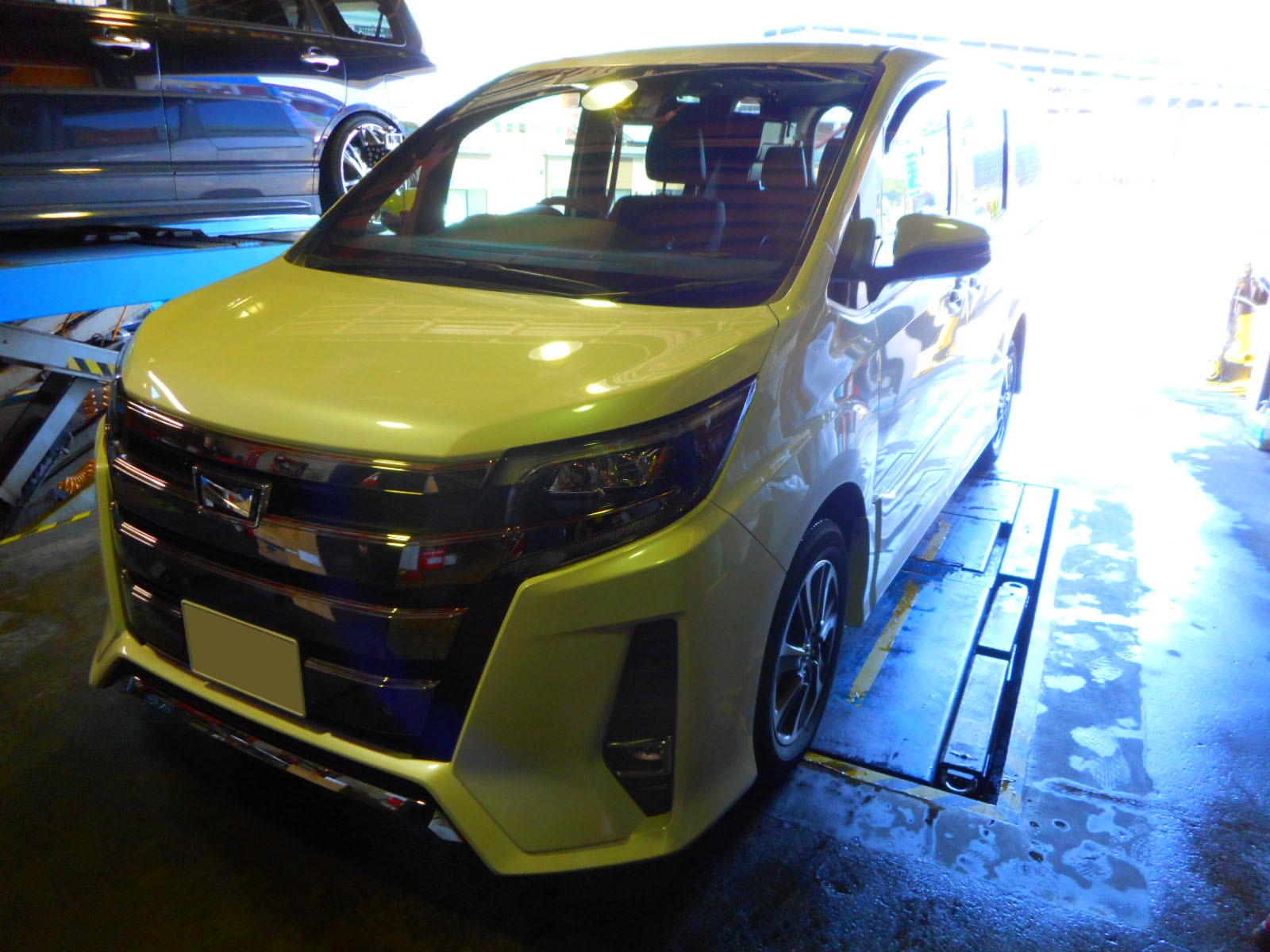納車間もないノアを アルパインづくしに トヨタ ノア Av カーナビ ドライブレコーダー Etc Av カーナビ ドライブレコーダー Etc ナビゲーション取付 Pit作業レポート Cockpit Age3 コクピットエイジ 車のカスタマイズにかかわるスタッフより