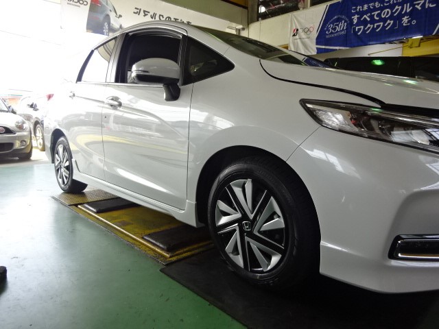 ローダウン 第一弾 ホンダ フィットシャトル 足まわり サスペンション ブレーキ 足まわり サスペンション ブレーキ サスペンションパーツ関連取付 スタッフ日記 コクピット さつま岸和田