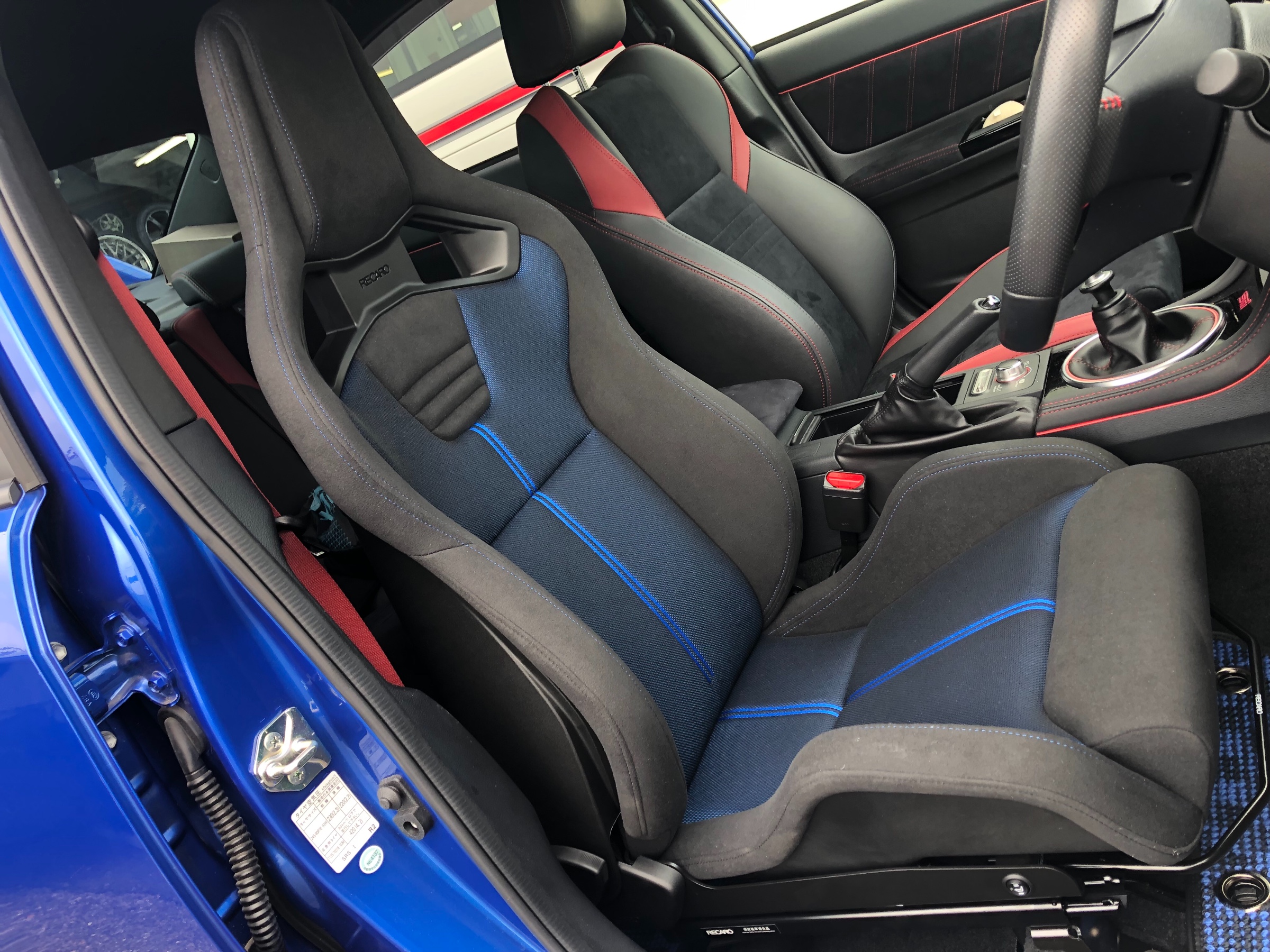 当店一番乗り New Recaro Sportster X Wrx Sti Vab シート交換です スバル Wrx Sti インテリア スタッフ 日記 コクピット 荒井 車のカスタマイズにかかわるスタッフより