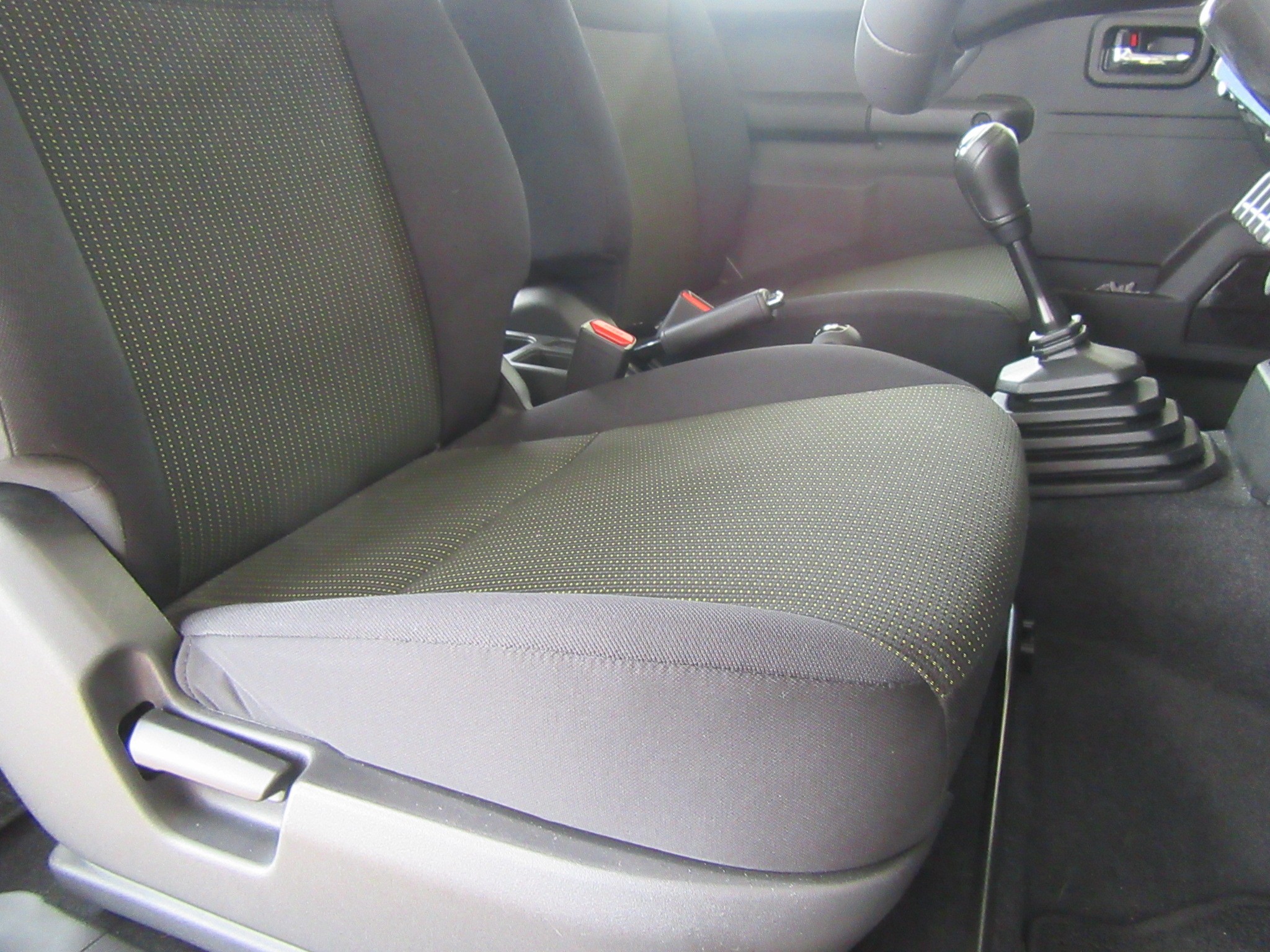 ただ取り付けるだけじゃダメなんです！新型ジムニー（JB64W）にRECARO
