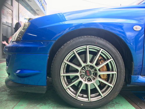 インプレッサgdbに車高調取付 スバル インプレッサwrx Sti 足まわり サスペンション ブレーキ 足まわり サスペンション ブレーキ サスペンションパーツ関連取付 スタッフ日記 コクピット コジマ 車のカスタマイズにかかわるスタッフより