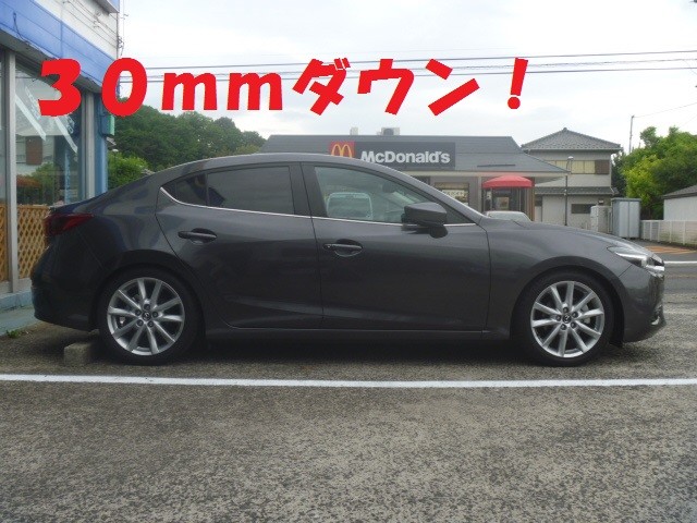 アクセラハイブリッドへ車高調の取り付け マツダ アクセラ 足まわり サスペンション ブレーキ 足まわり サスペンション ブレーキ サスペンションパーツ関連取付 アフターパーツ取り付け事例 コクピット 麻生 お店の得意技紹介