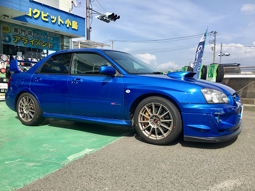 インプレッサgdbに車高調取付 スバル インプレッサwrx Sti 足まわり サスペンション ブレーキ 足まわり サスペンション ブレーキ サスペンションパーツ関連取付 スタッフ日記 コクピット コジマ 車のカスタマイズにかかわるスタッフより
