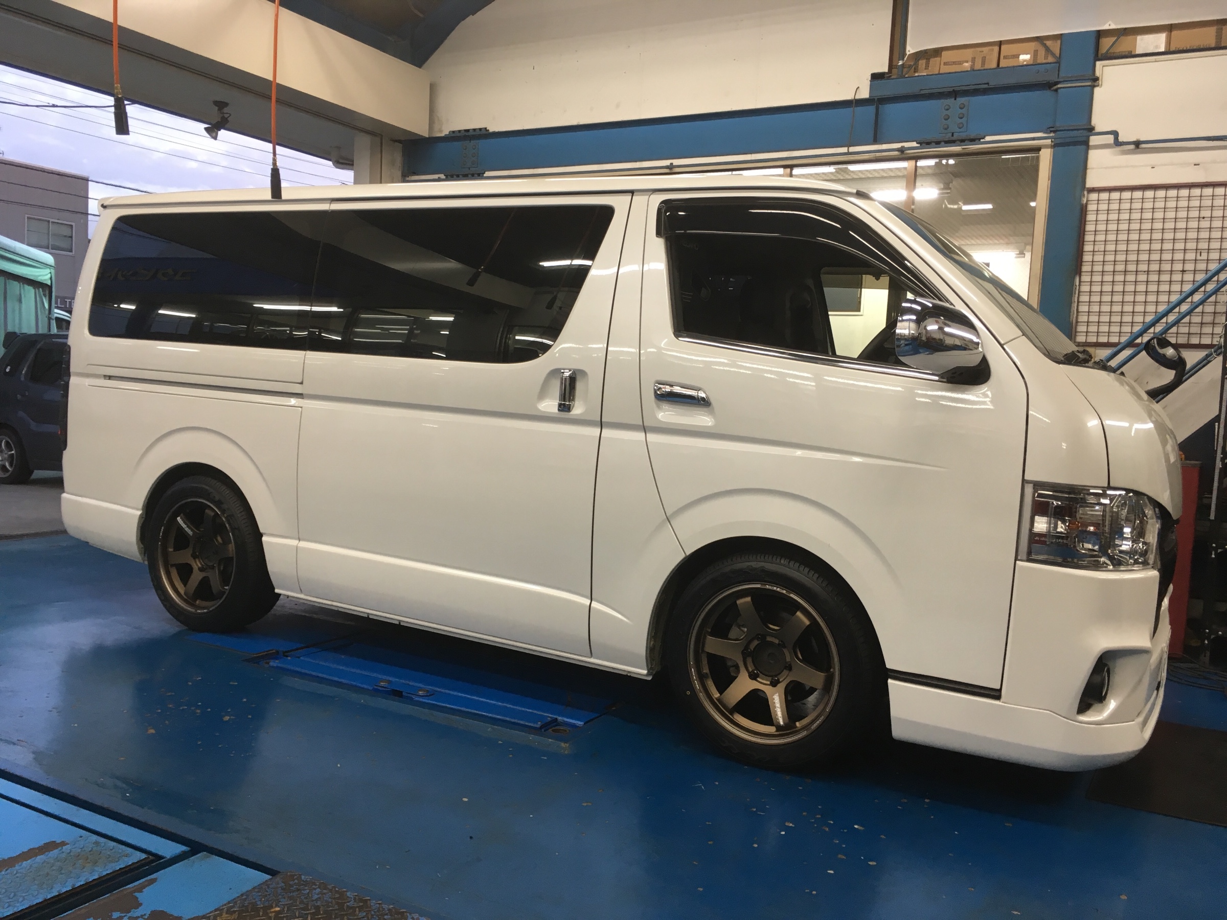 ハイエース用 ボルク TE37SB tourerSR 18インチホイール＆タイヤ