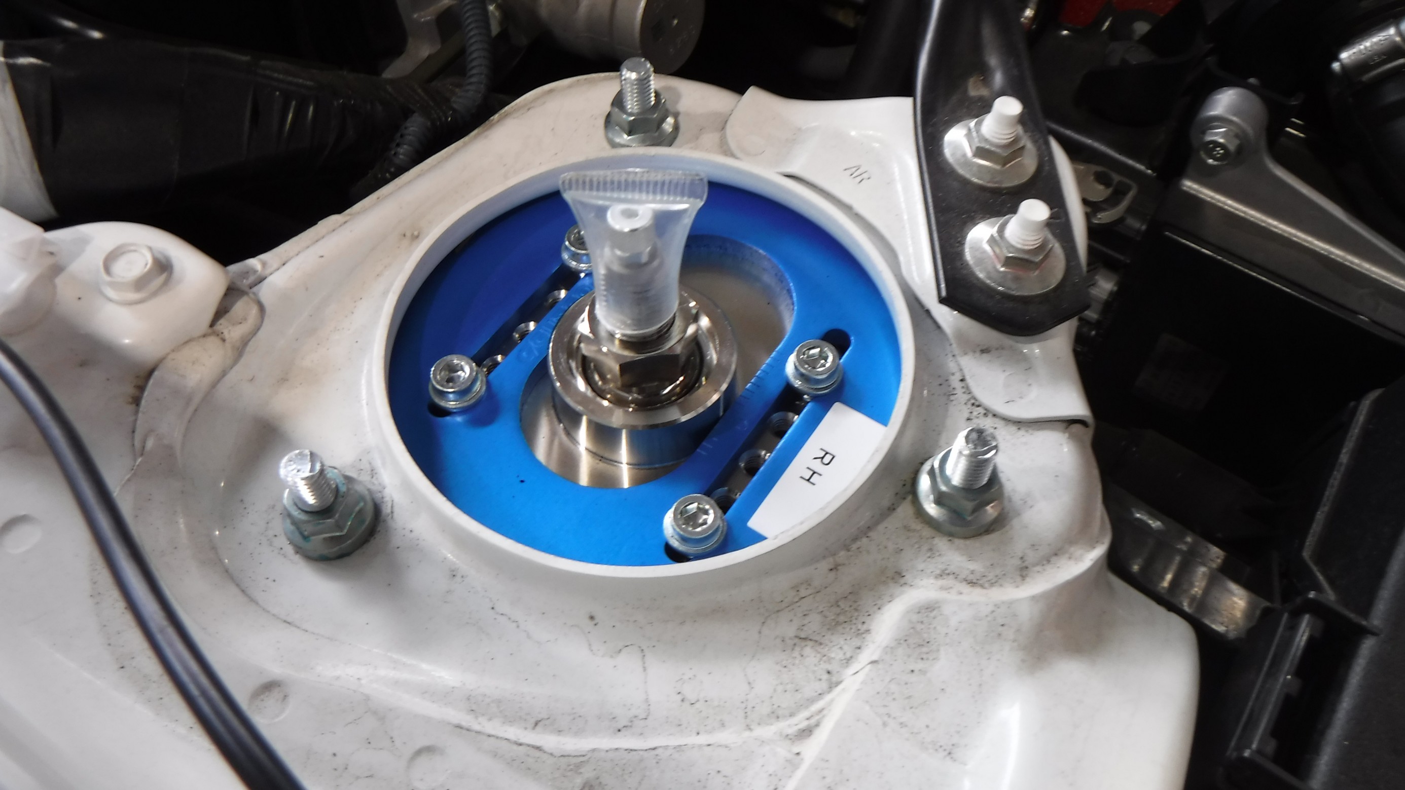 トヨタ 86 ZN6 の足回り“一括仕上げ”作業 ／ CUSCO & RAYS & POTENZA