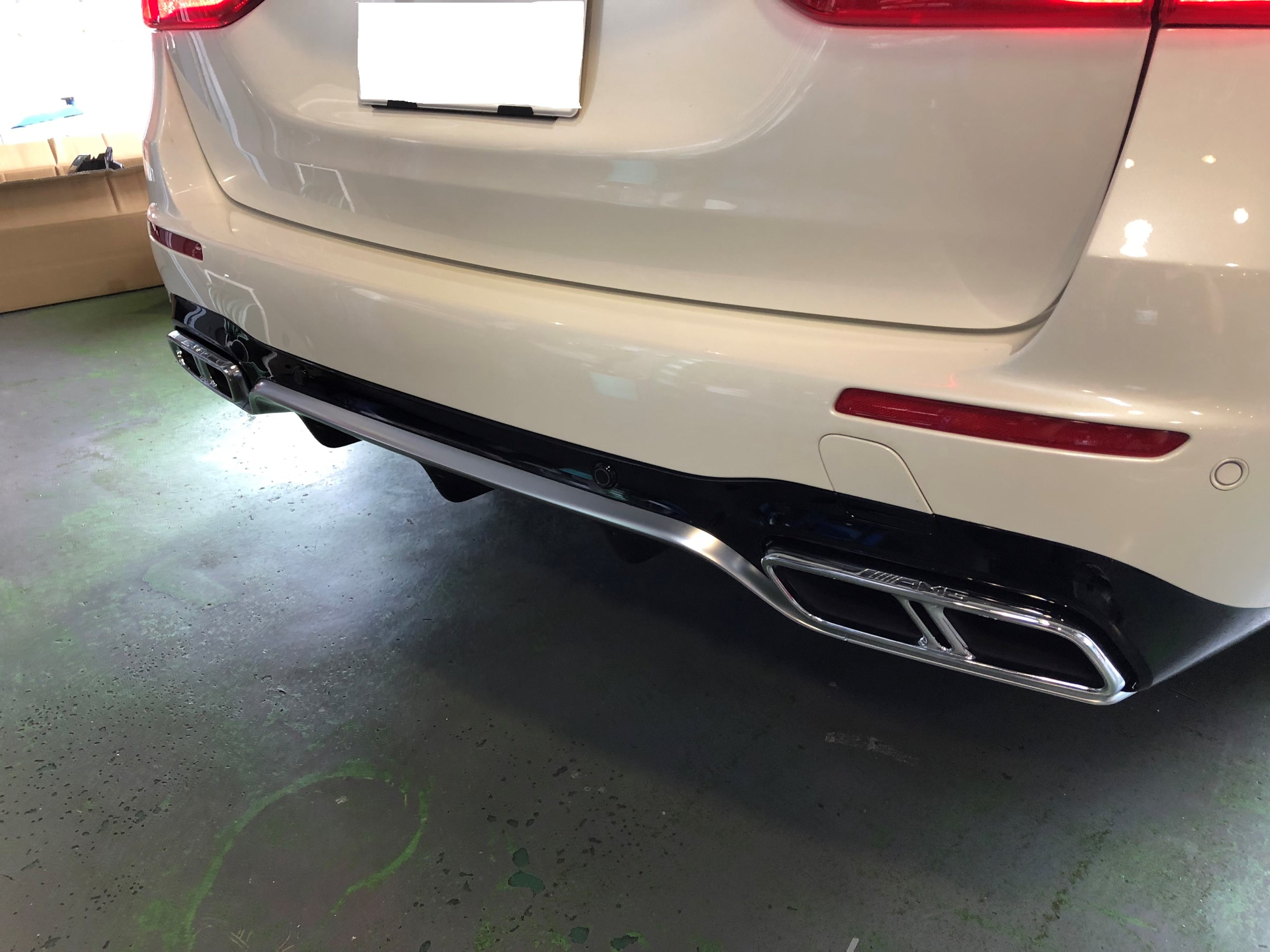 メルセデスAMG E43 W213 リアディフューザー | スタッフ日記