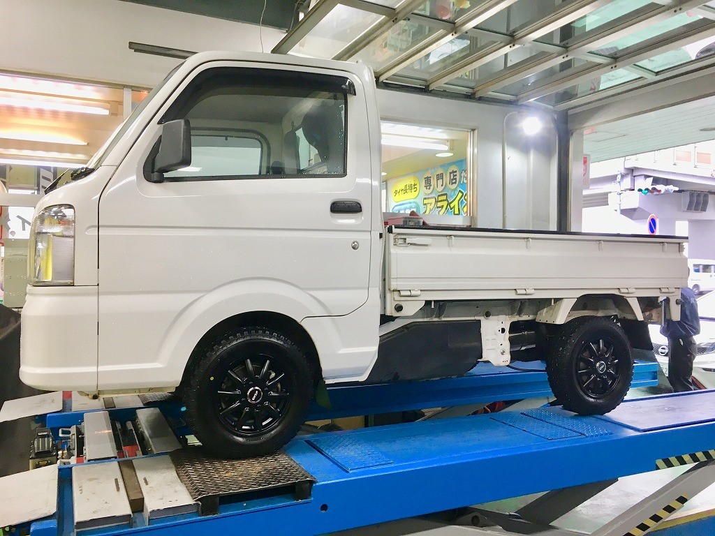 働く車もカスタマイズ スズキ キャリイ DA16T その2 | スズキ キャリイ エクステリア タイヤ > タイヤ・ホイール交換 | スタッフ日記 |  コクピット コジマ | 車のカスタマイズにかかわるスタッフより