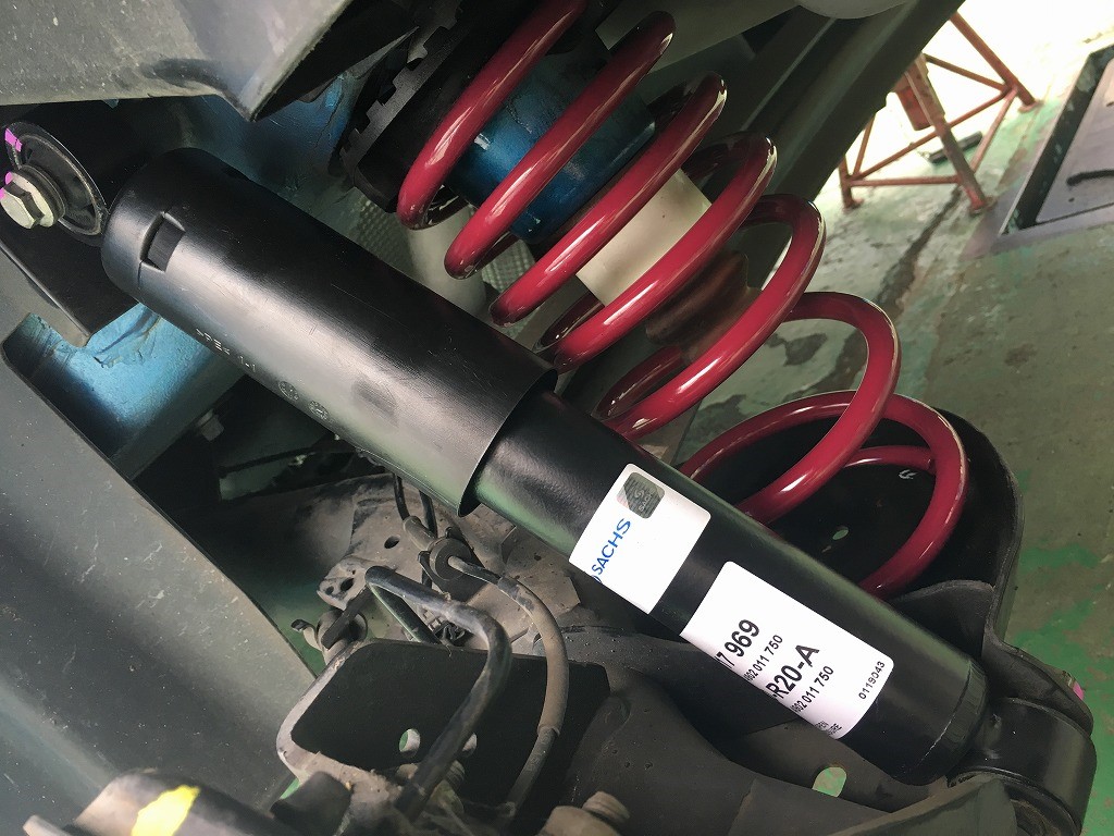 FIAT500S 足回りリフレッシュSACHS・ザックス四輪アライメント調整