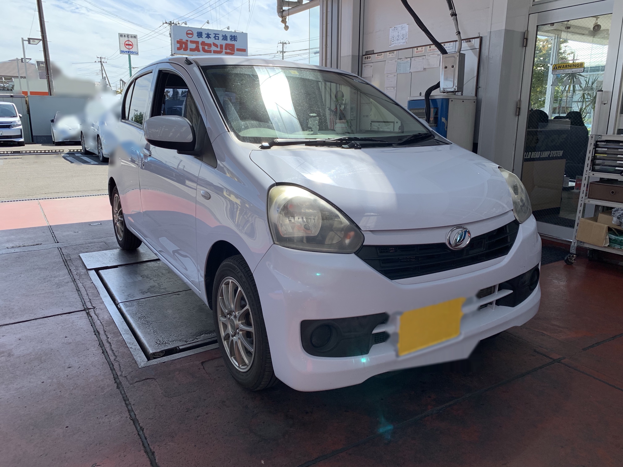 ダイハツ ミライース ウォーターポンプ交換 ダイハツ ミライース スタッフ 日記 コクピット 荒井 車 のカスタマイズにかかわるスタッフより