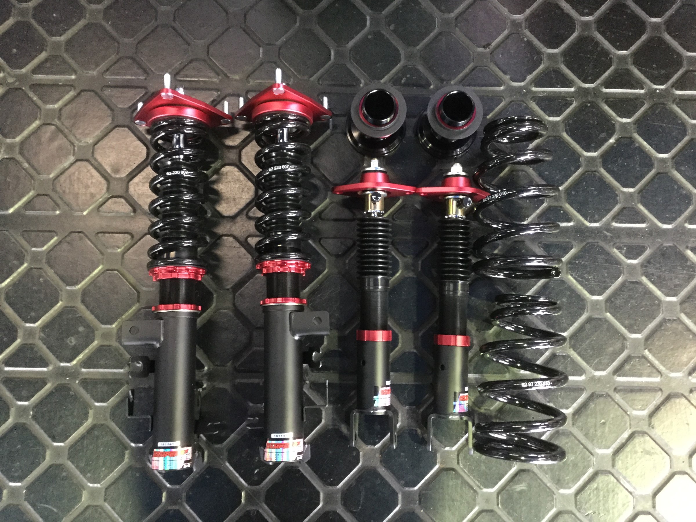 E51エルグランドブリッツ車高調