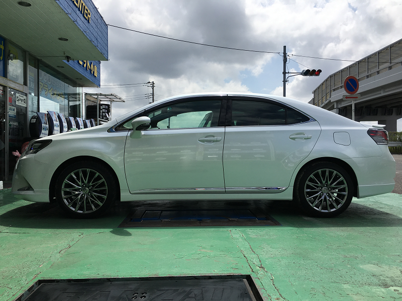 レクサスhs250hに車高調取付 レクサス Hs 足まわり サスペンション ブレーキ 足まわり サスペンション ブレーキ サスペンションパーツ関連取付 スタッフ日記 コクピット コジマ 車のカスタマイズにかかわるスタッフより