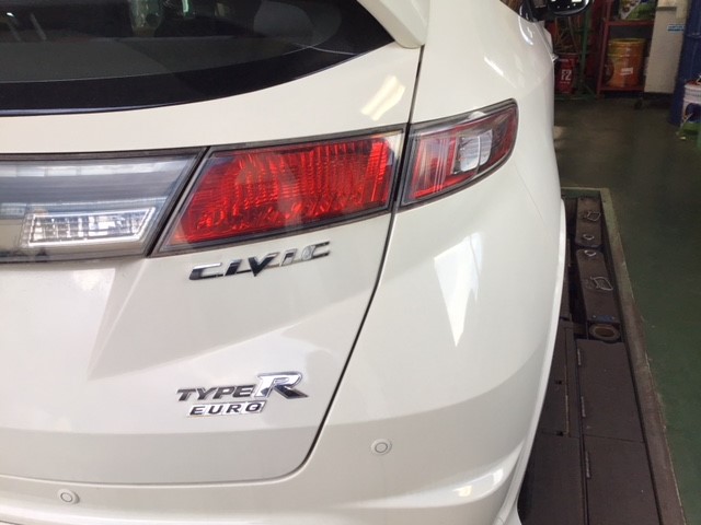 シビックタイプRユーロ FN2 RECARO Sportster取付！ | スタッフ日記