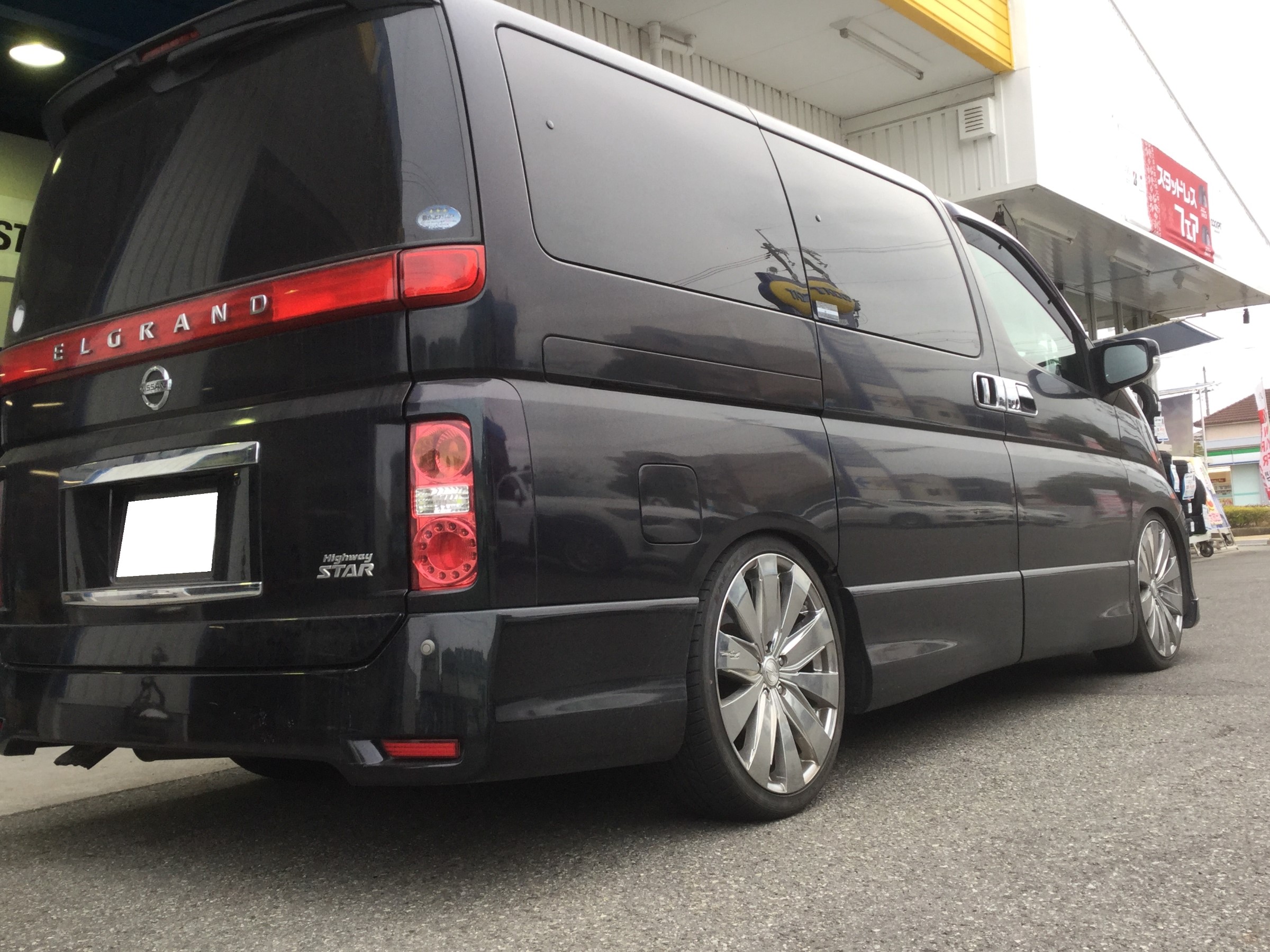 【COCKPITフェア】中盤戦！！ノリに乗ってます♪♪ E51 エルグランド