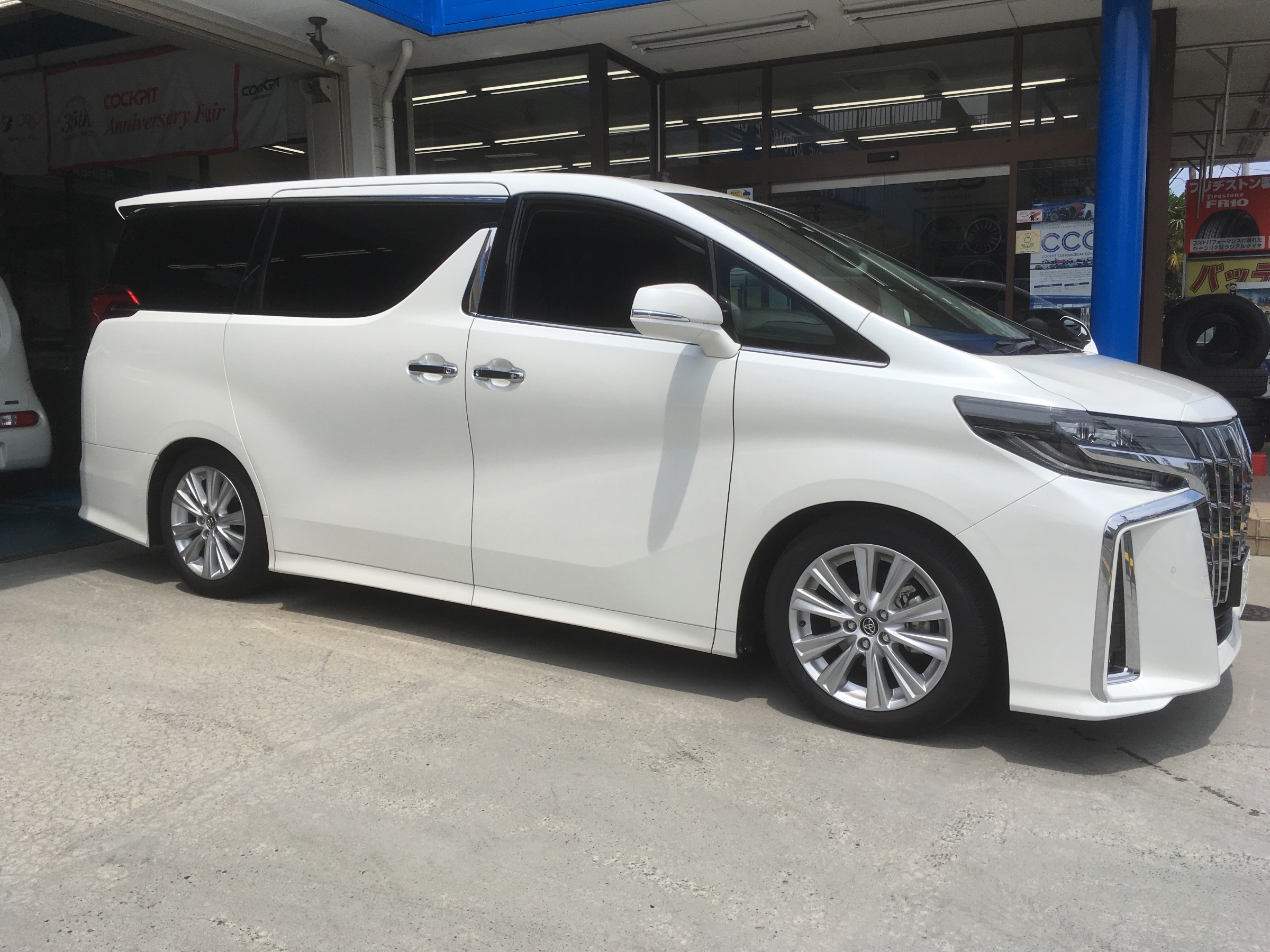 30アルファード 車高調の取り付けです。 | トヨタ アルファード