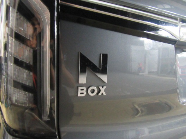 ゴールドのホイールも良い感じでしょ ホンダ N Boxカスタム 店長アサコのブログ コクピット 55 車のカスタマイズにかかわるスタッフより