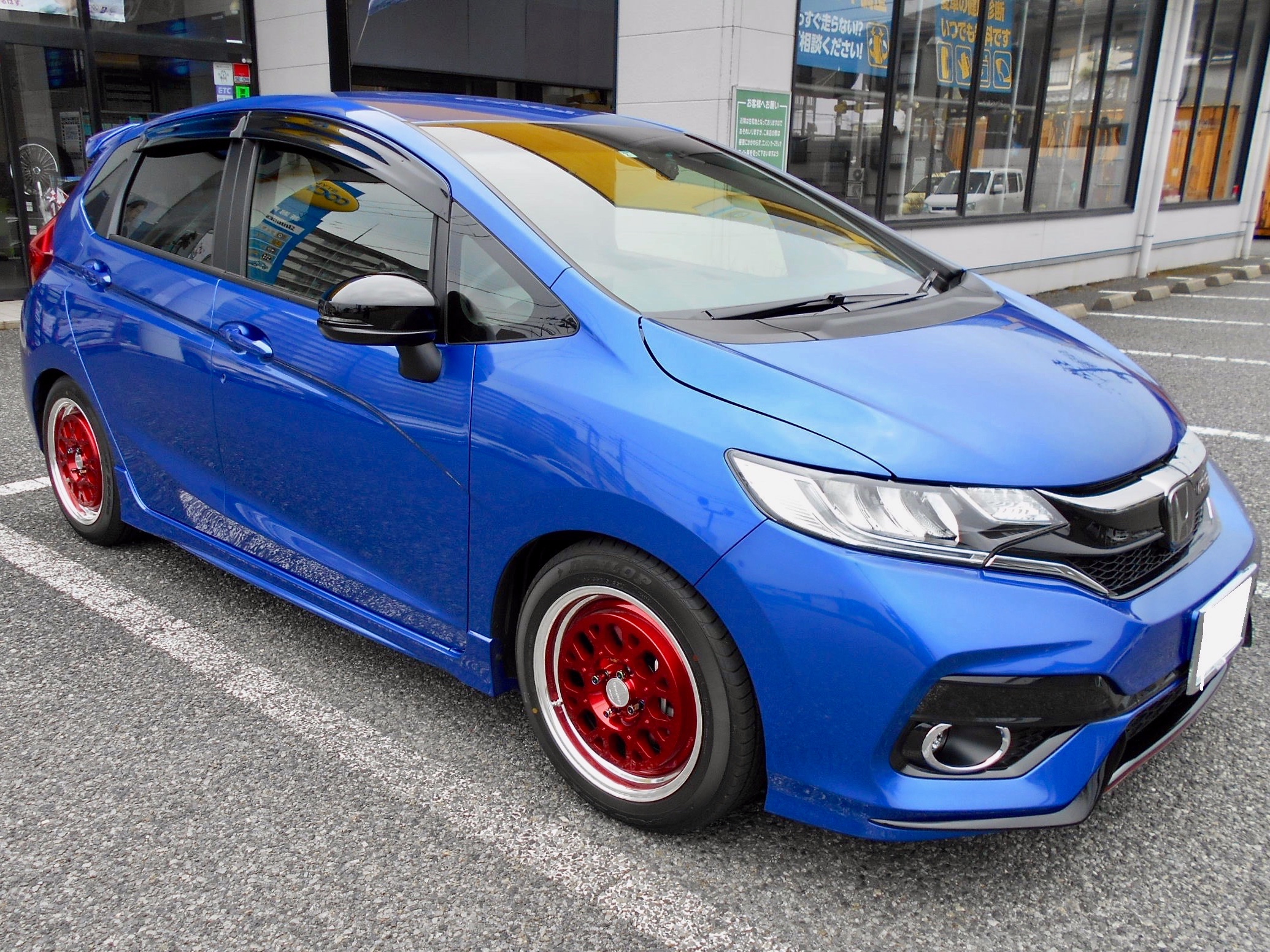 フィットrs 色々カスタマイズしてます オーナーズカーインデックス カスタマイズカー紹介 スタイルコクピット 新潟青山 お客さまの車高調 ドレスアップ カスタマイズなど加工取付事例車両の紹介
