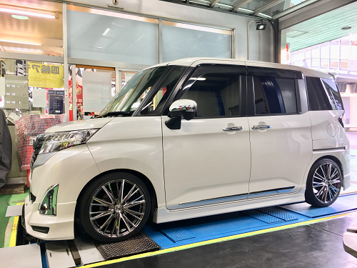 トヨタルーミーの車高調交換 トヨタ ルーミー 足まわり サスペンション ブレーキ 足まわり サスペンション ブレーキ サスペンションパーツ関連取付 スタッフ日記 コクピット コジマ 車のカスタマイズにかかわるスタッフより