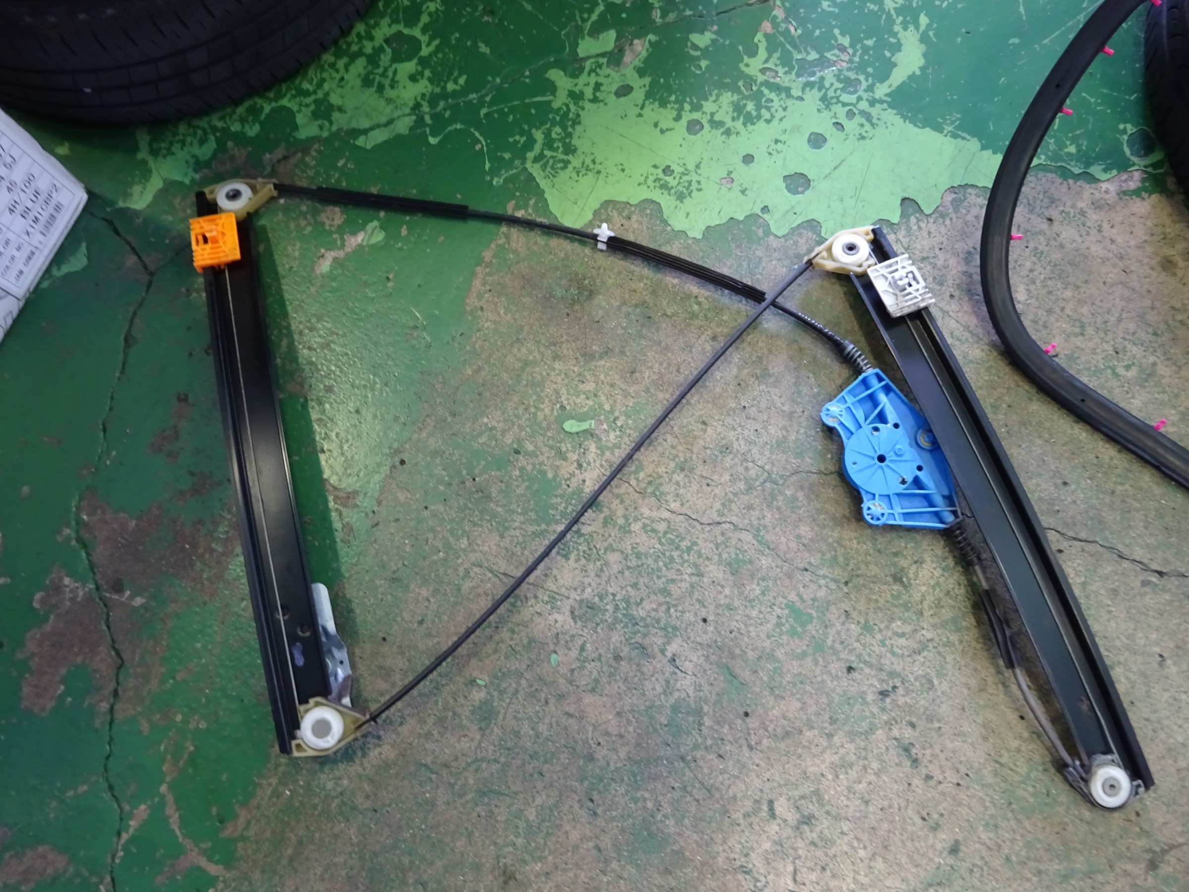 輸入車の定番作業 アウディ Staff日記 コクピット さつま貝塚 車のカスタマイズにかかわるスタッフより