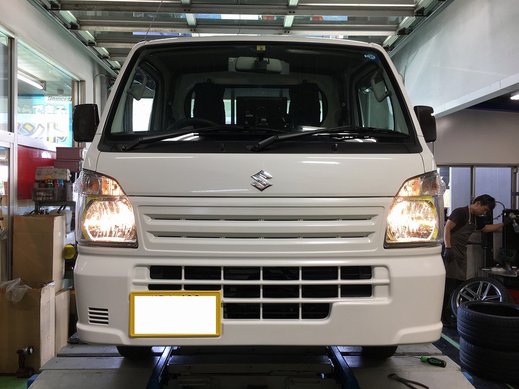 働く車もカスタマイズ Da16t キャリイ Ledライト装着 スズキ キャリイ Hid Led その他電装系 Hid Led その他電装系 電装系関連パーツ取付 スタッフ日記 コクピット コジマ 車のカスタマイズにかかわるスタッフより