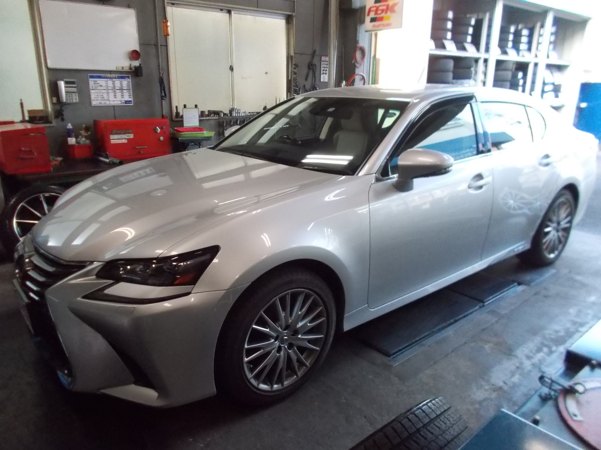 レクサスGS300h Fスポーツ　純正　スタッドレス レクサスGSのスタッドレス～純正サイズに適合するおすすめを性能