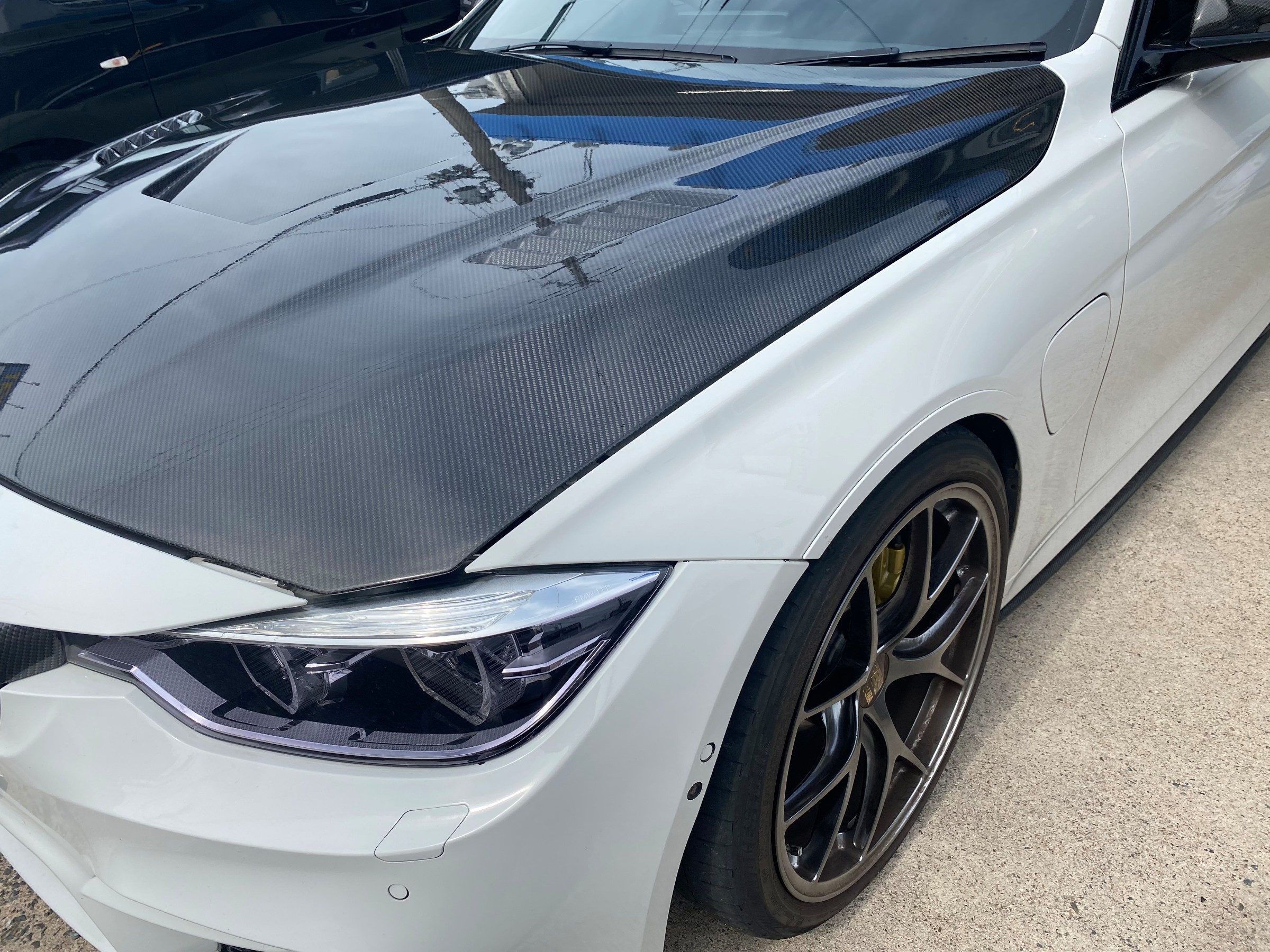 BMW 3シリーズ カーボンボンネット 取り付け | BMW 3シリーズ