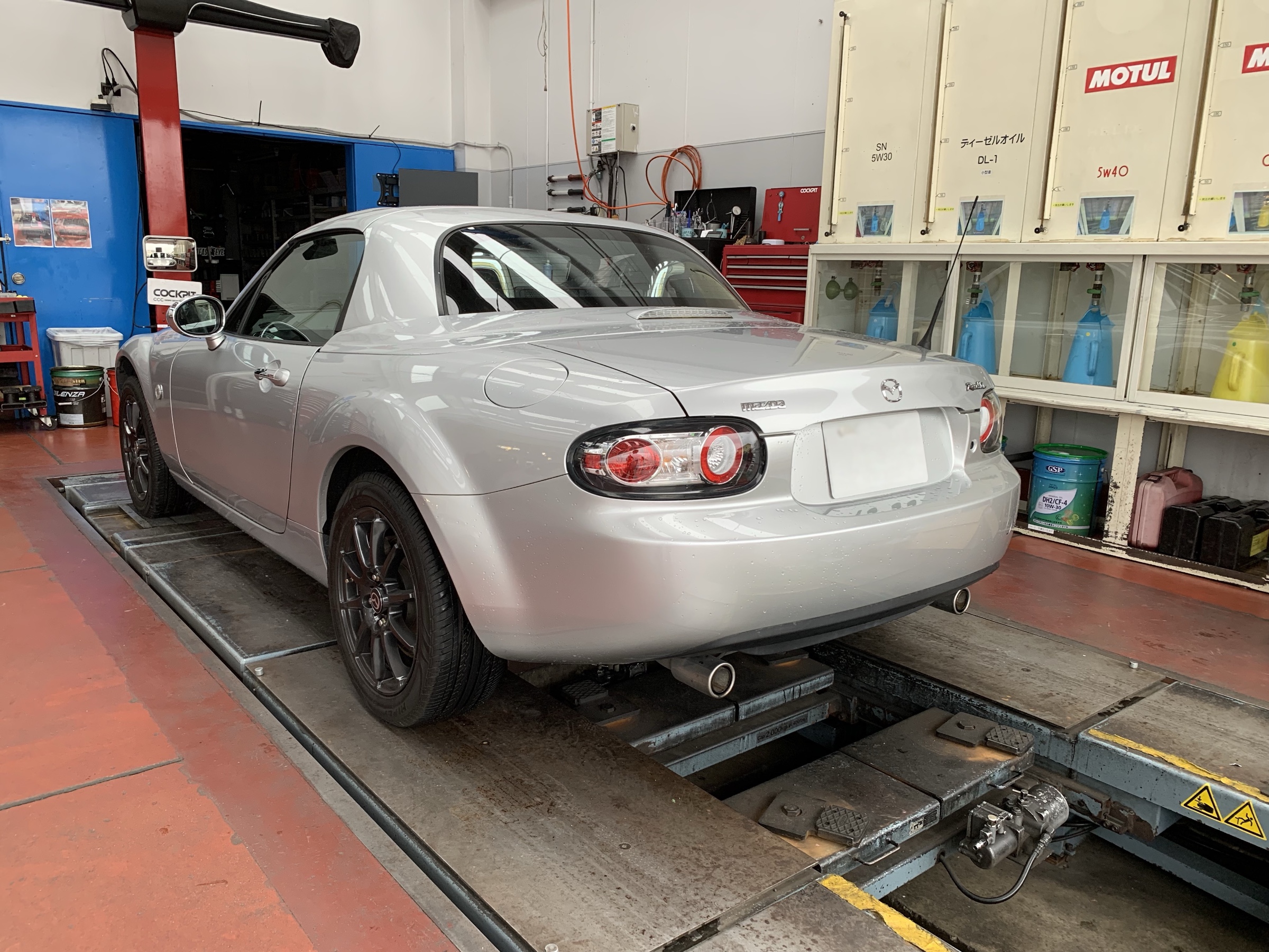 Ncロードスター 車高調取り付け マツダ ロードスター スタッフ 日記 コクピット 荒井 車のカスタマイズにかかわるスタッフより