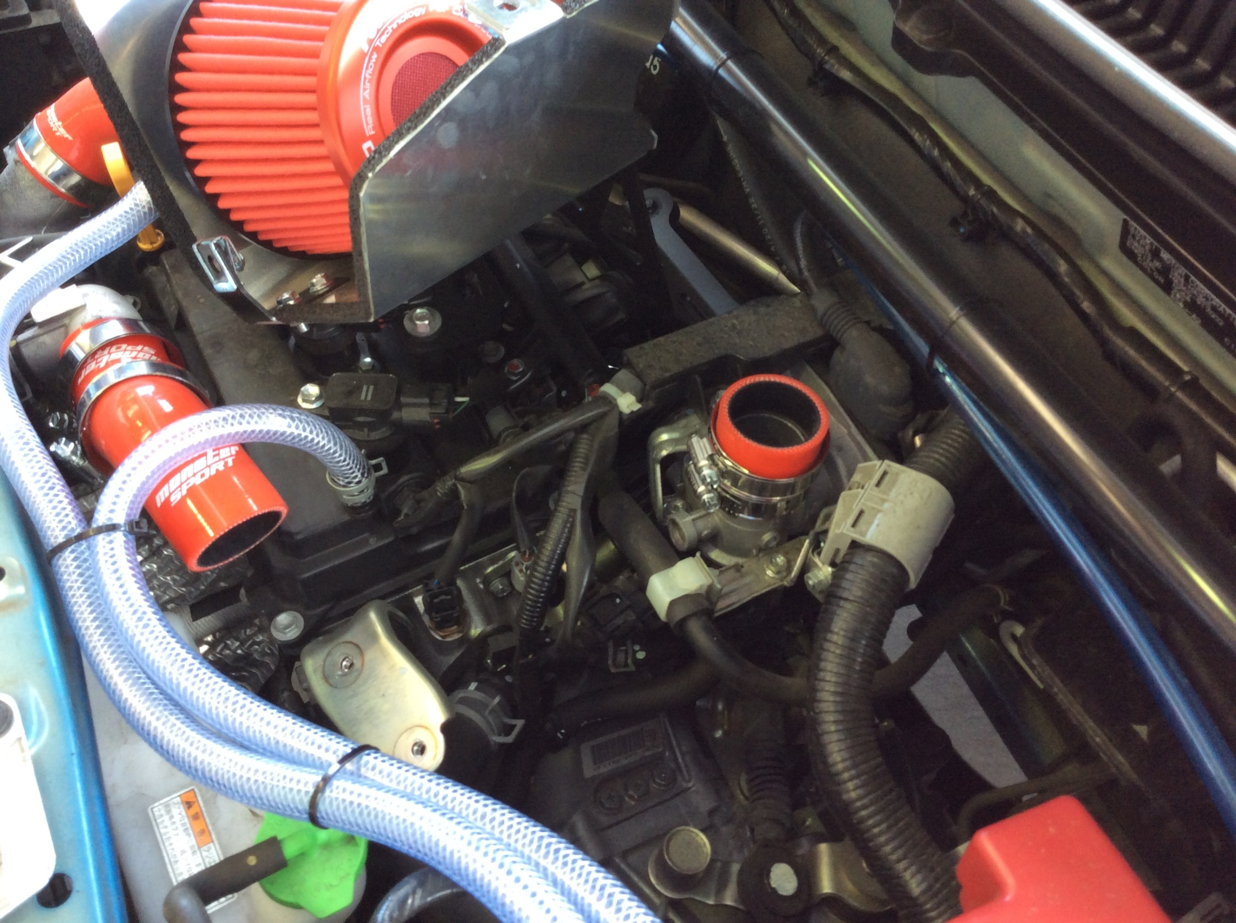 アルトワークス4WD HA36S インタークーラー取り付けます