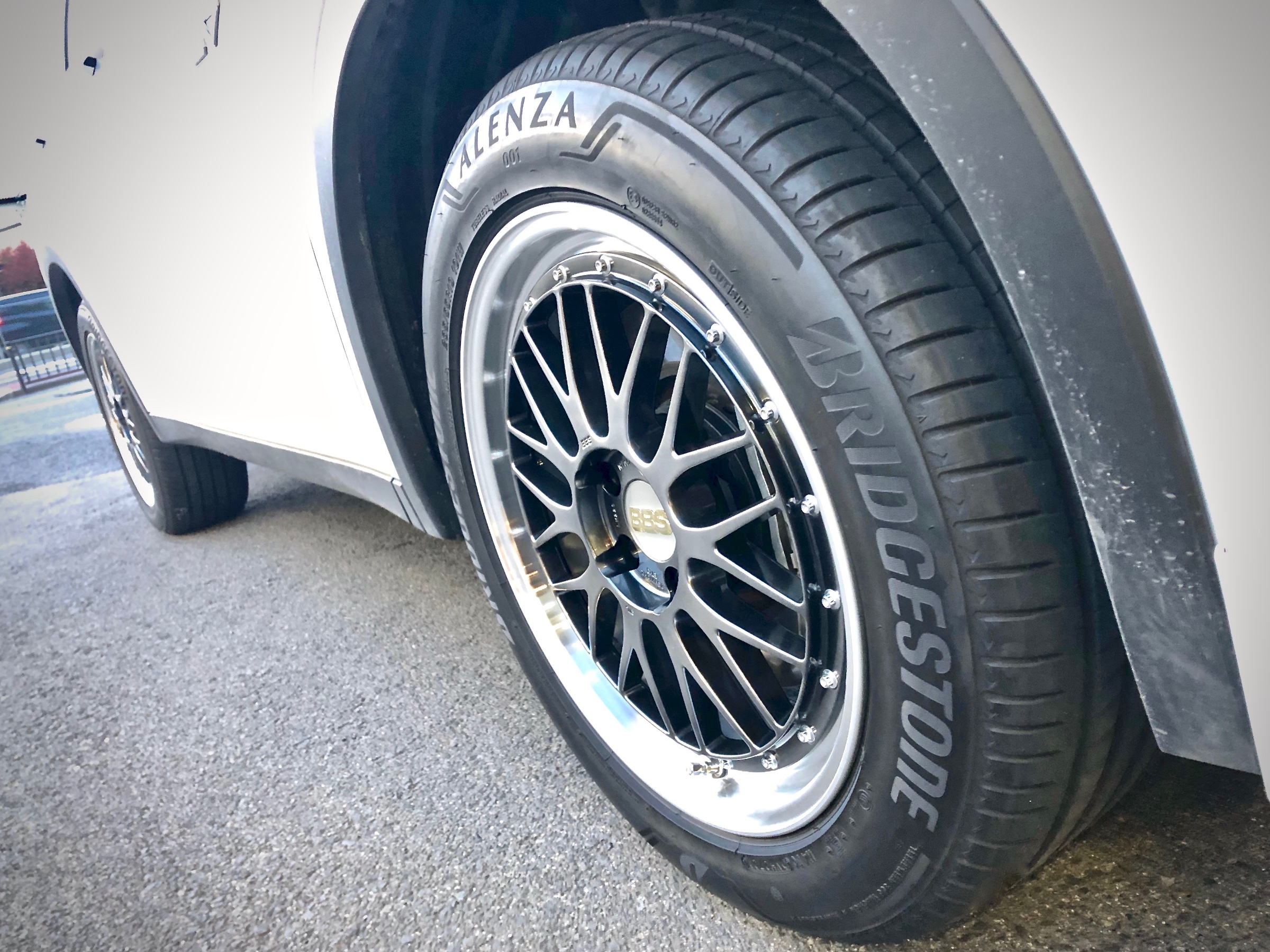 GN0W MITSUBISHI OUTLANDER PHEV ✖ BRIDGESTONE ALENZA 001 ✖ BBS LM