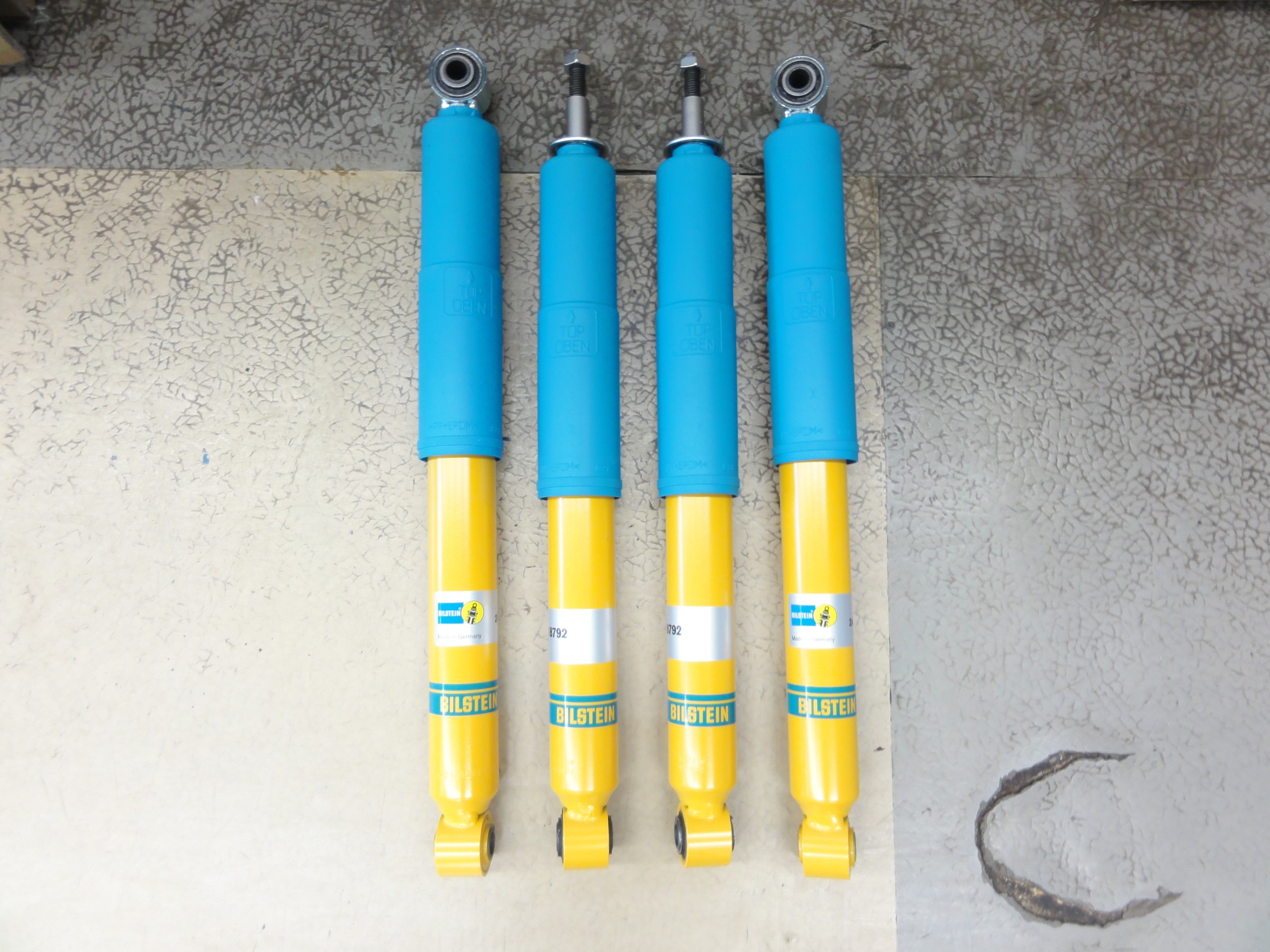 ジムニーシエラ　JB74W ショックアブソーバー　ステアリングダンパー 楽天市場】jb74 ステアリング ダンパーの通販