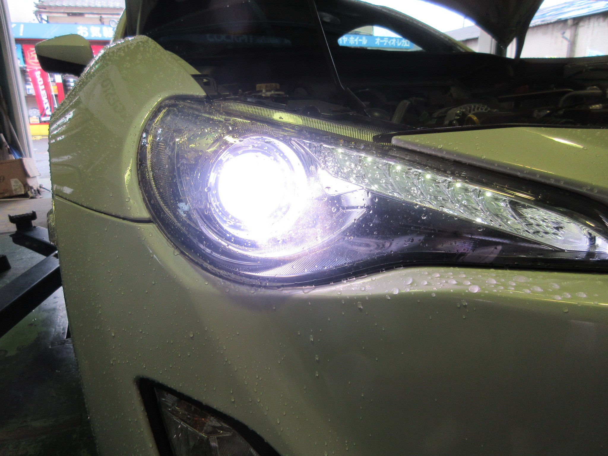 86（ZN6） ヘッドライトバルブ交換 | トヨタ 86（ZN6） HID・LED