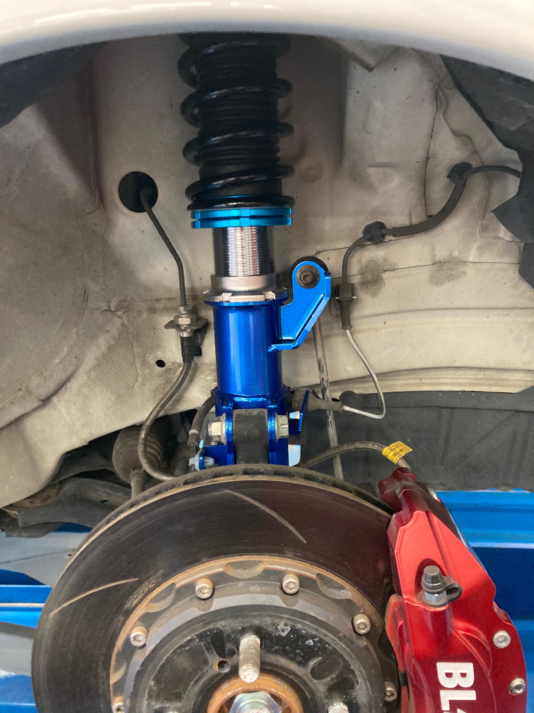 Ha36sアルトワークスに車高調取り付け カスタマイズ日記 コクピット 相模原 車のカスタマイズにかかわるスタッフより