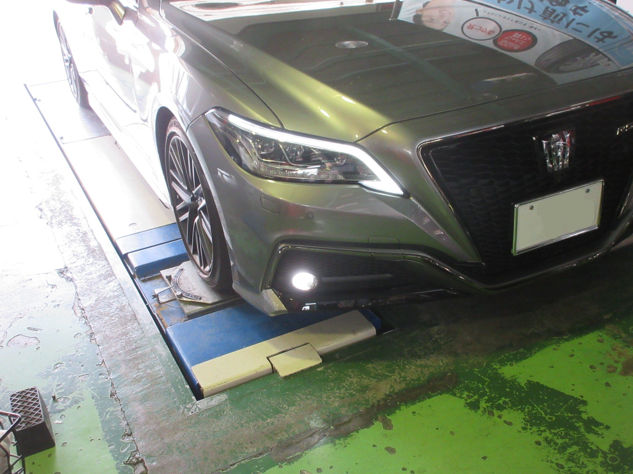 クラウン（ARS220） 純正LEDフォグランプをパワーアップ